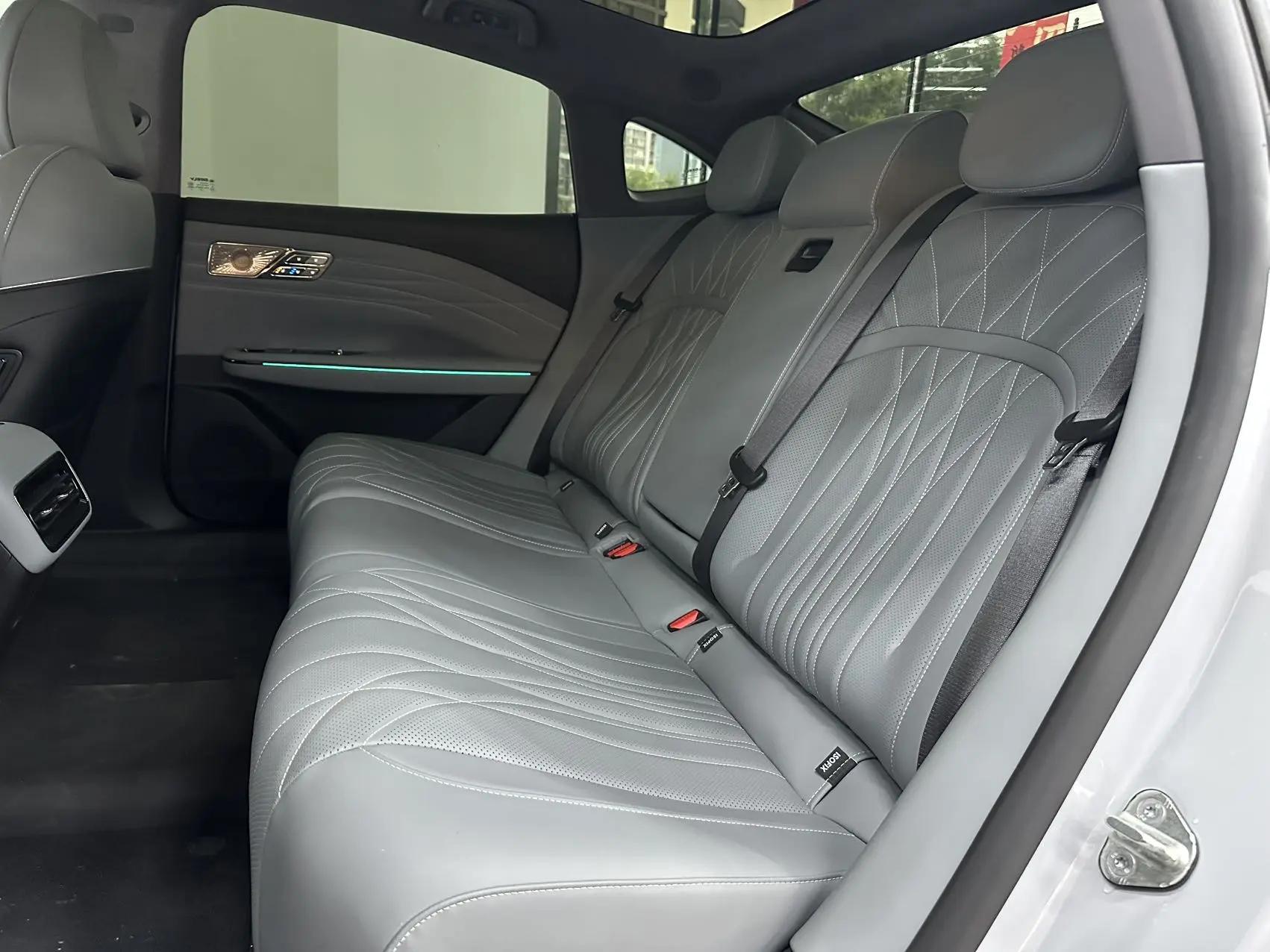 Geely Galaxy 2025 Model E8 700km Long-Range Intelligent Driving Version Automatic 7
