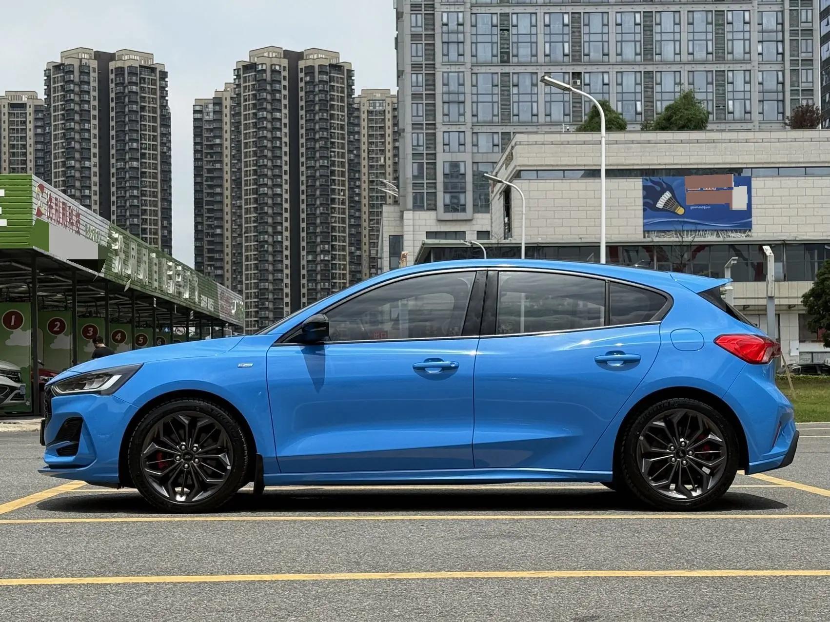 Focus 2022 hatchback EcoBoost 180 automatic ST Line 5