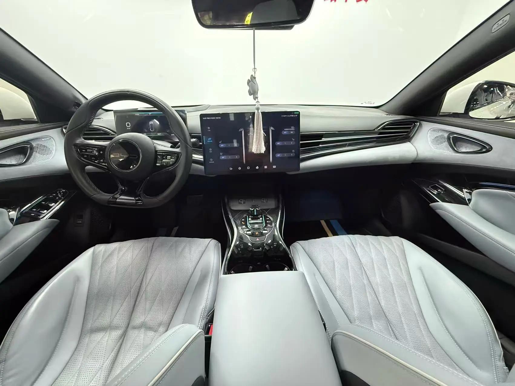 BYD 2023 Seal Champion Edition 700km Performance Edition Automatic Gear 3