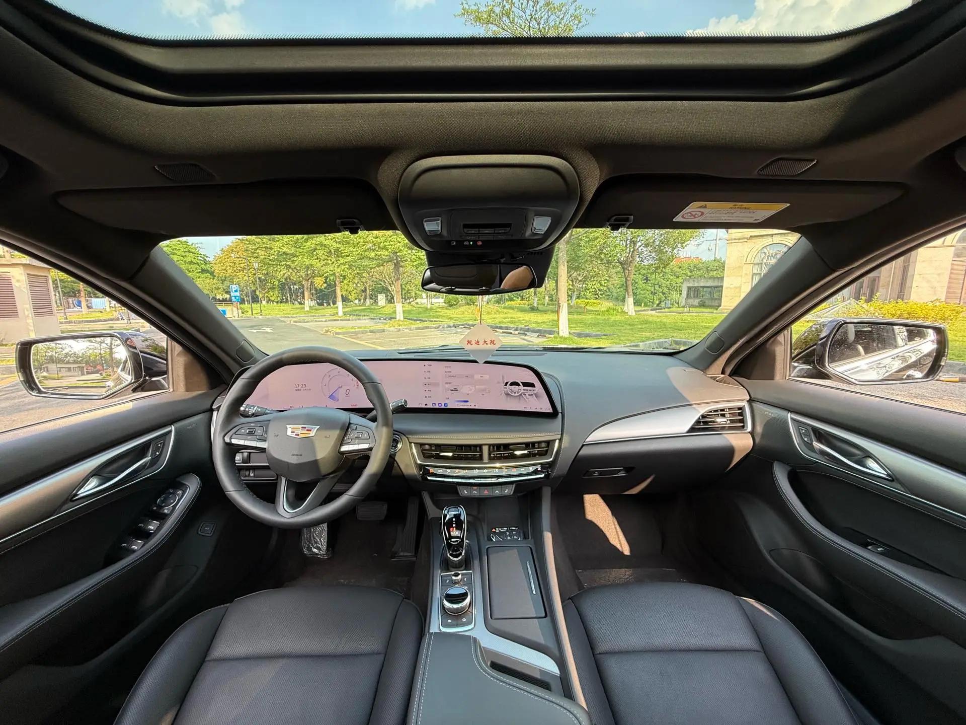 Cadillac CT5 2024 28T Luxury Pro 8