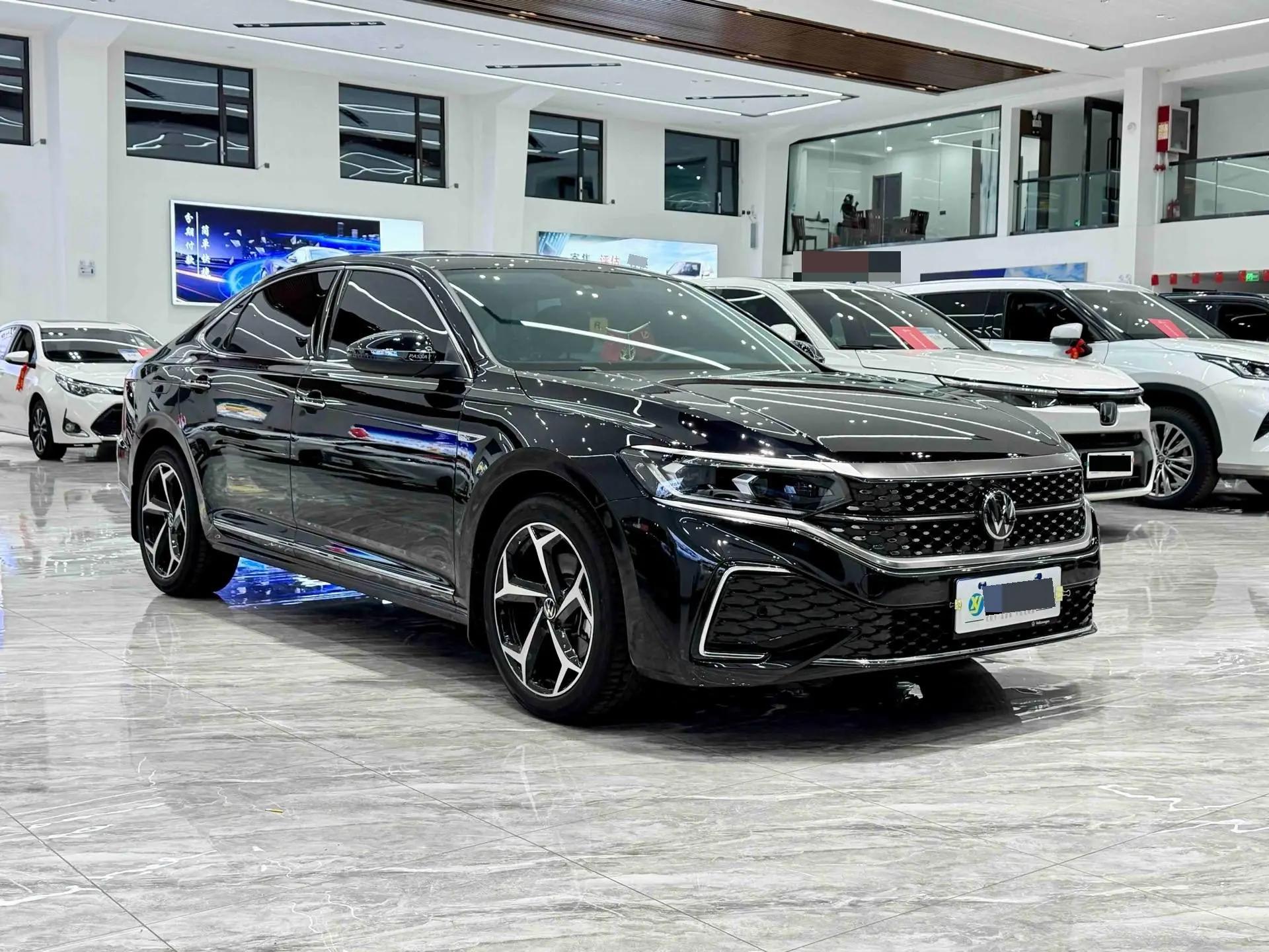 Volkswagen 2025 Passat 2.0TSI 330TSI Outstanding Model Starry Sky Elite Edition Automatic 2