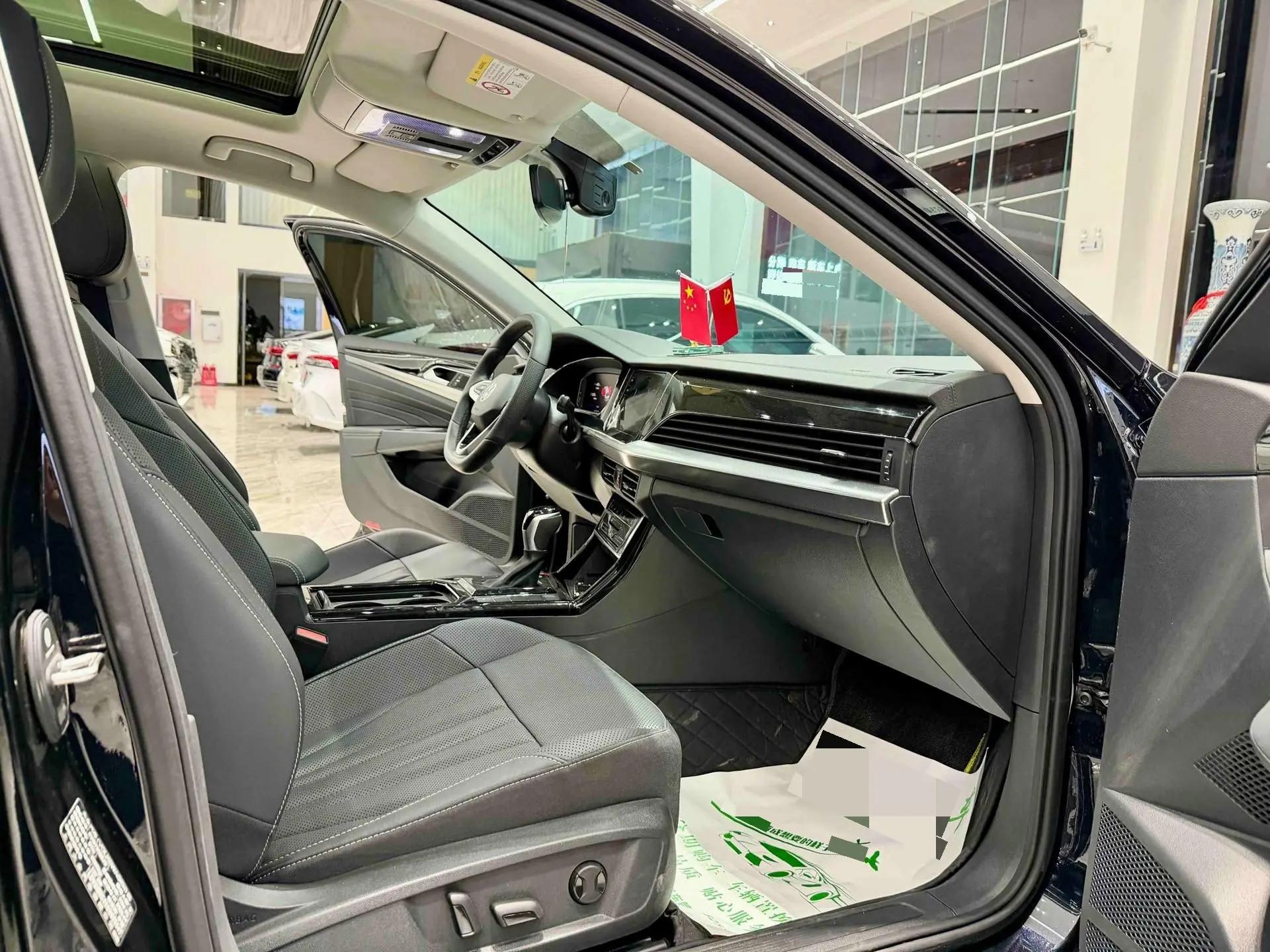 Volkswagen 2025 Passat 2.0TSI 330TSI Outstanding Model Starry Sky Elite Edition Automatic 4