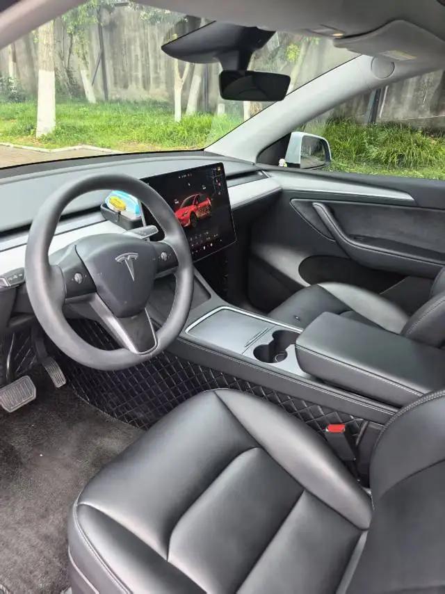 2024 Model Y Rear-Wheel Drive Edition 4