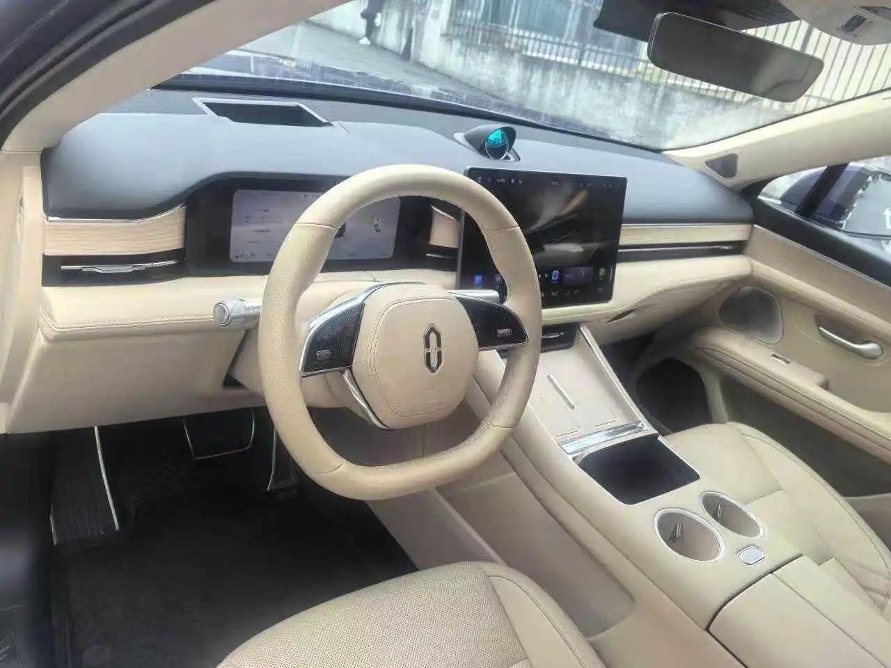AITO 2025 AITO M5 extended range Ultra 4-wheel drive version automatic gear 2
