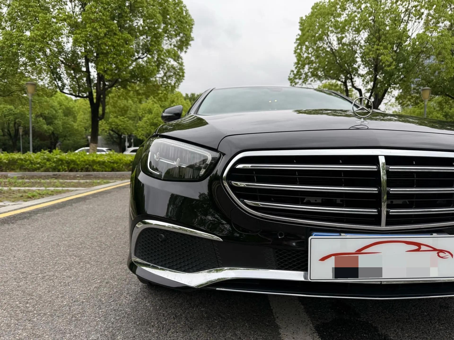Mercedes Benz Class E 2023 E 260 L 17