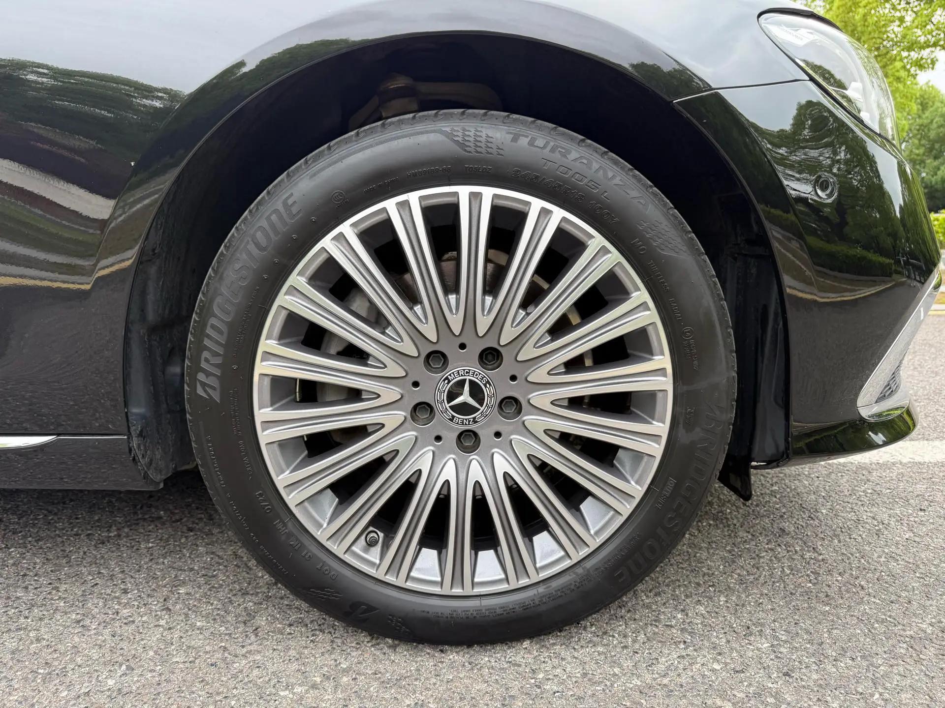 Mercedes Benz Class E 2023 E 260 L 9