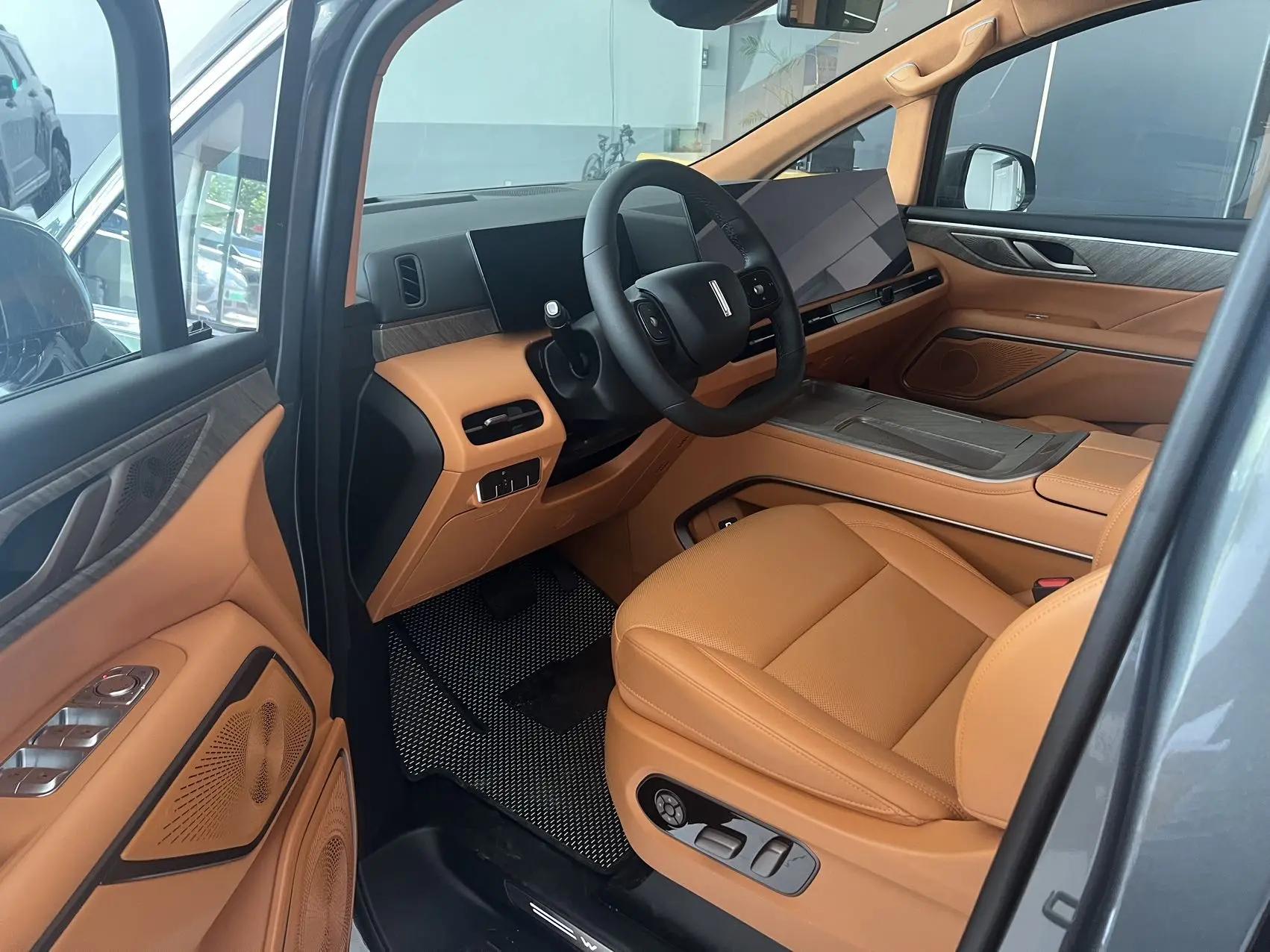 WEY 2025 high mountain 8 Hi4 1.5T four-wheel drive version automatic gear 2
