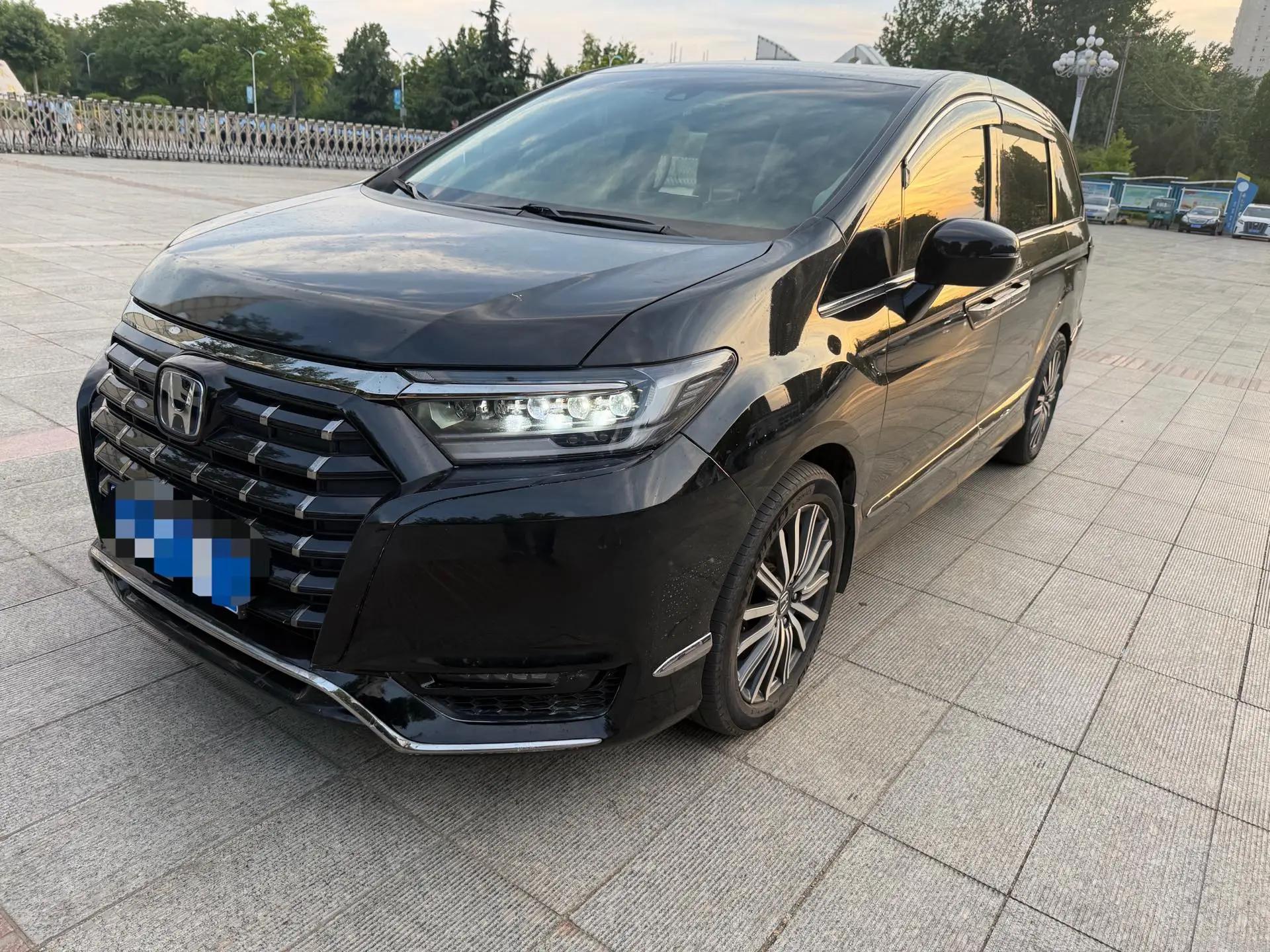 Elyson 2022 2.0L e:HEV Deluxe Edition