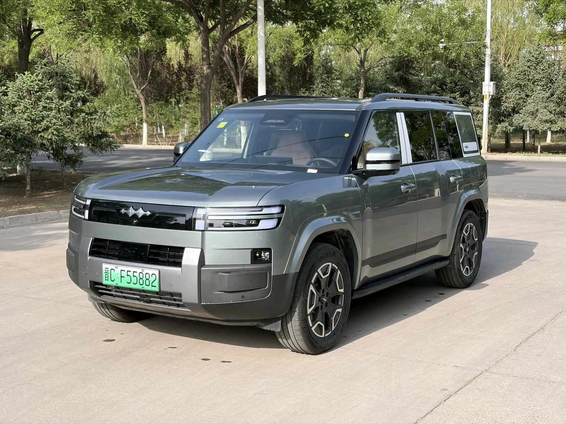 打开图片灯箱:FangChengBao 2025 titanium 7 1.5T stepless 135KM two-drive Pro version automatic gear