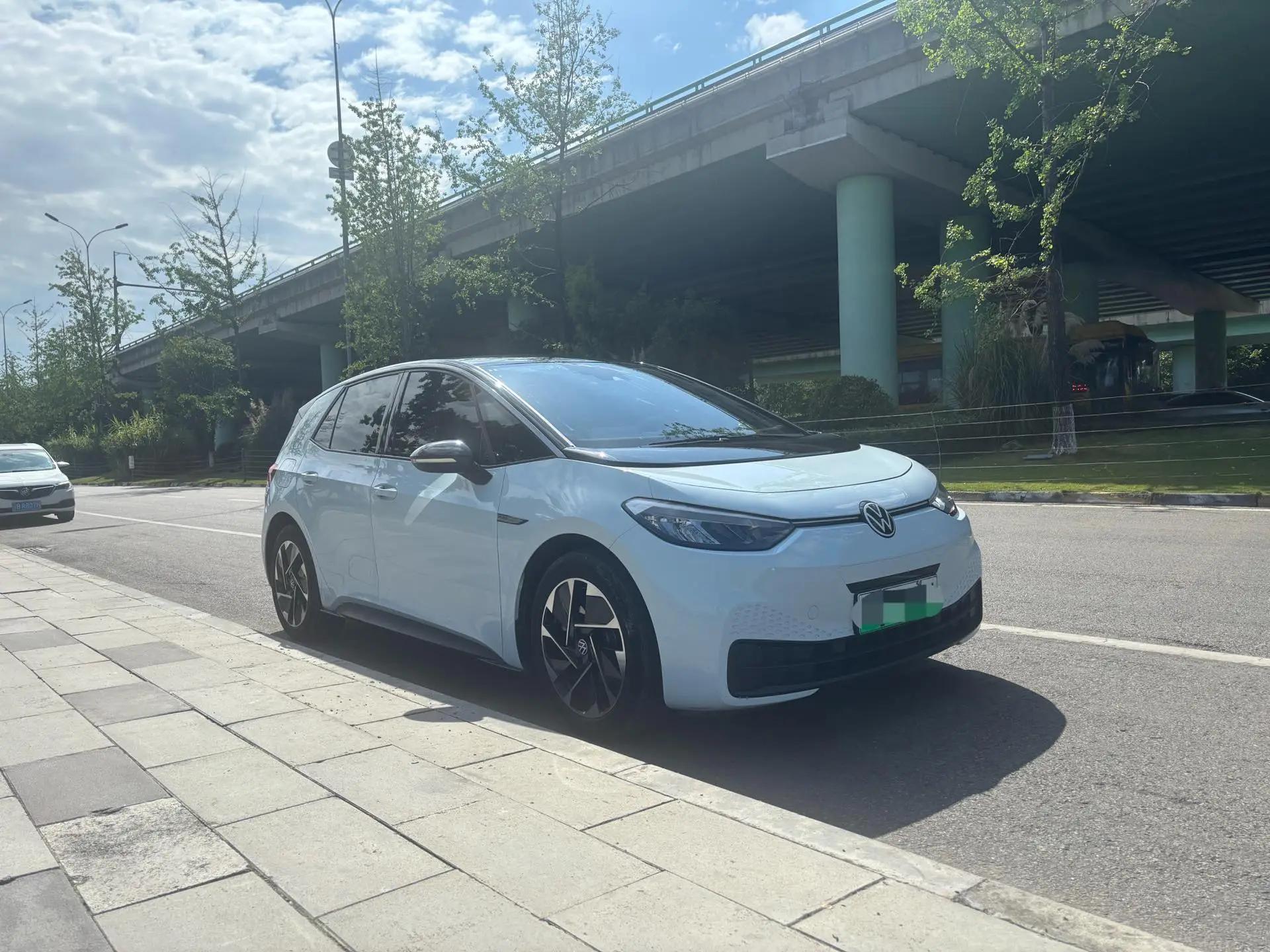 Volkswagen 2023 ID. 3 Upgraded Pure Smart Edition, Automatic Transmission 3