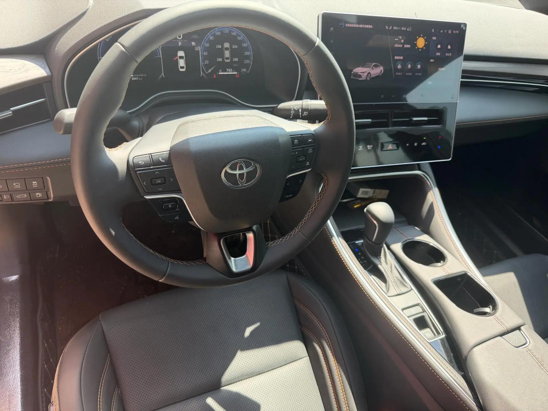 Toyota 2026 Asian Dragon Double Engine 2.5 Stepless XLE Premium Automatic Gear 4