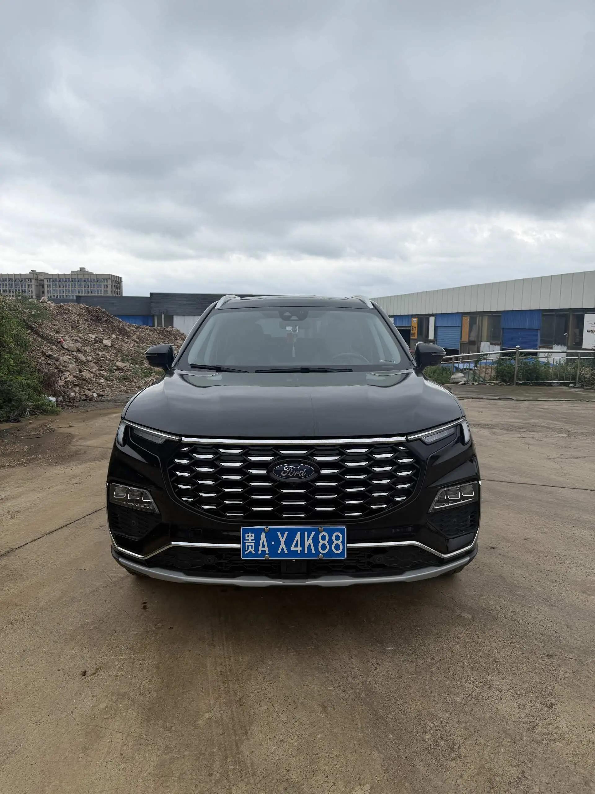 福特 2023款 领裕 2.0T EcoBoost 225 黑曜倾橙版尊领型7座(2/2/3) 自动挡 2