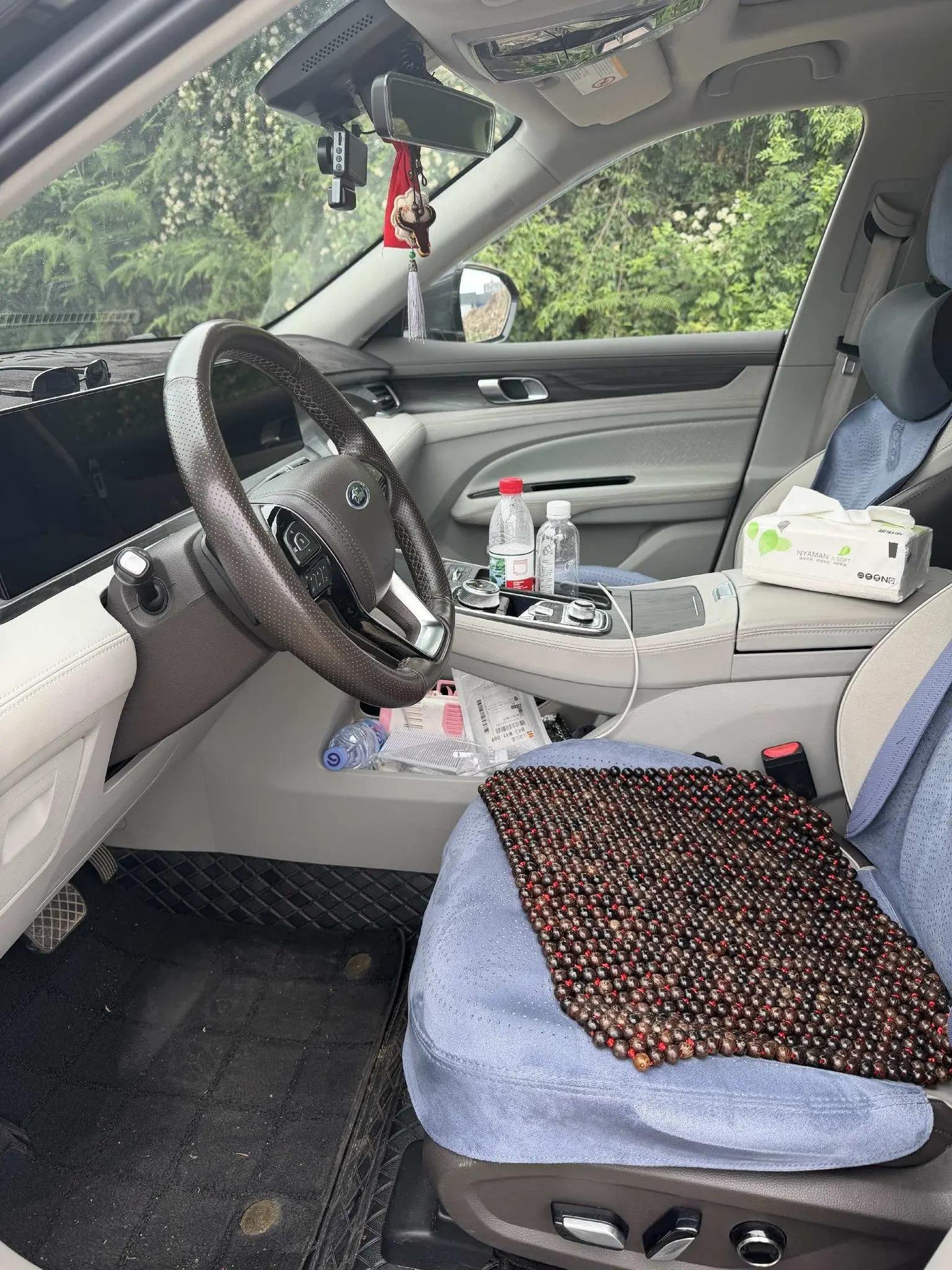 福特 2023款 领裕 2.0T EcoBoost 225 黑曜倾橙版尊领型7座(2/2/3) 自动挡 3