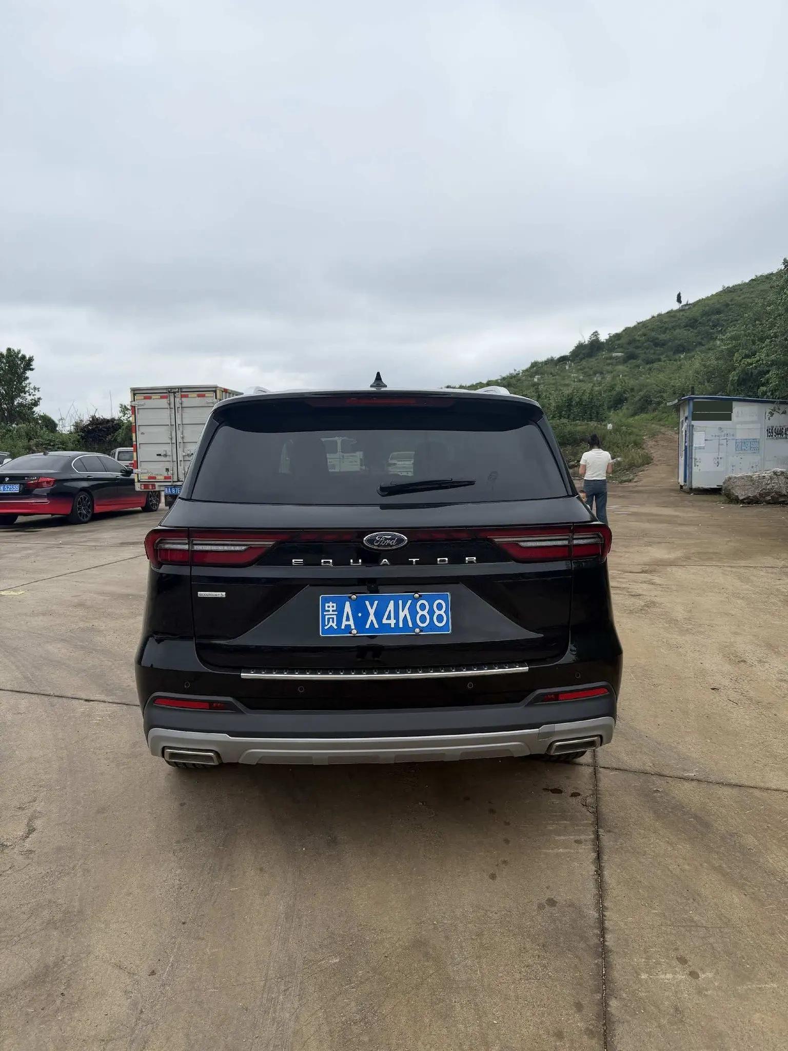 福特 2023款 领裕 2.0T EcoBoost 225 黑曜倾橙版尊领型7座(2/2/3) 自动挡 4