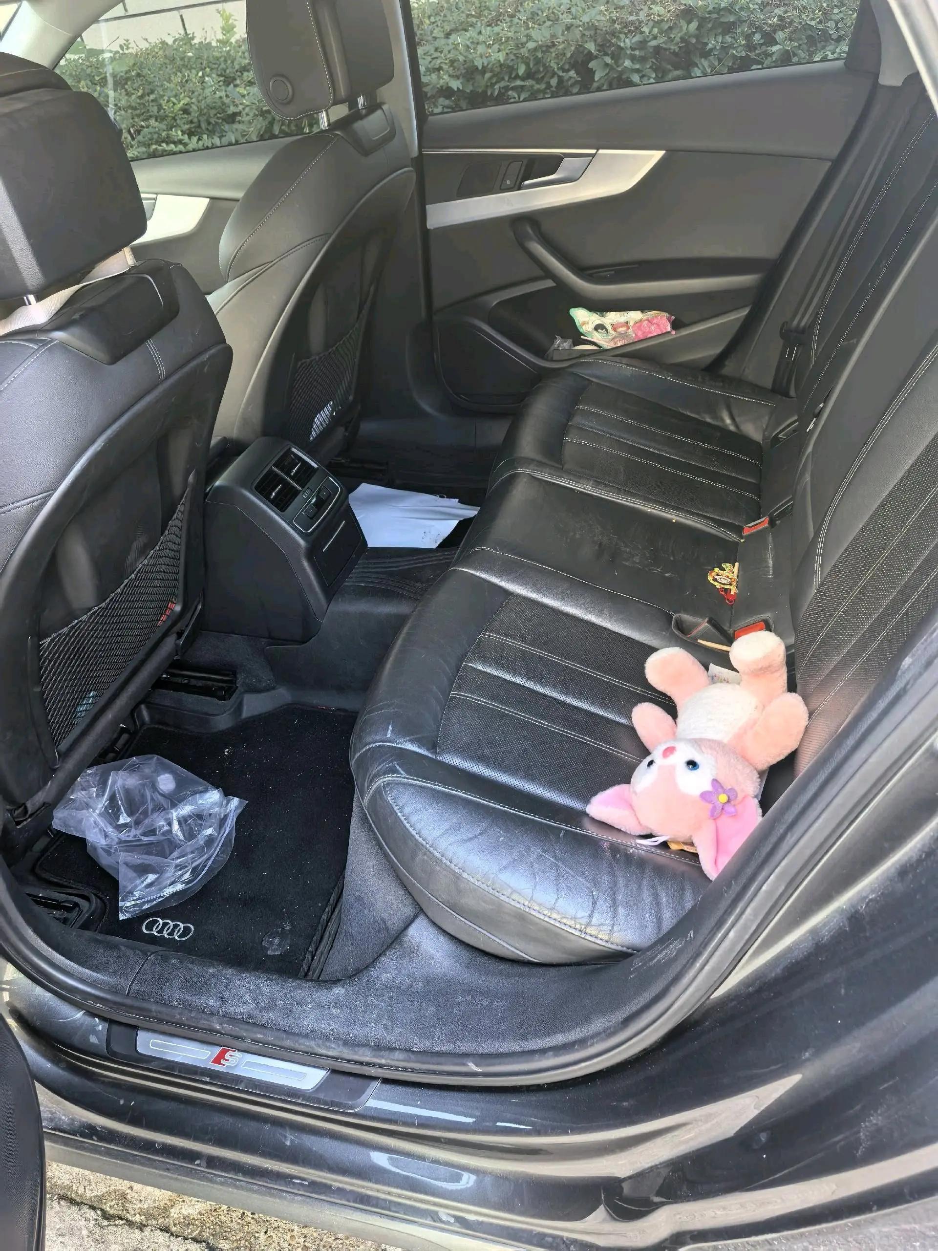 Audi A4L 2020 40 TFSI Deluxe Dynamic 4