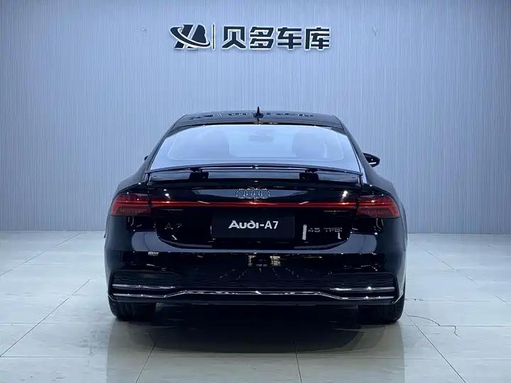 Audi A7 2023 45 TFSI Selection 16
