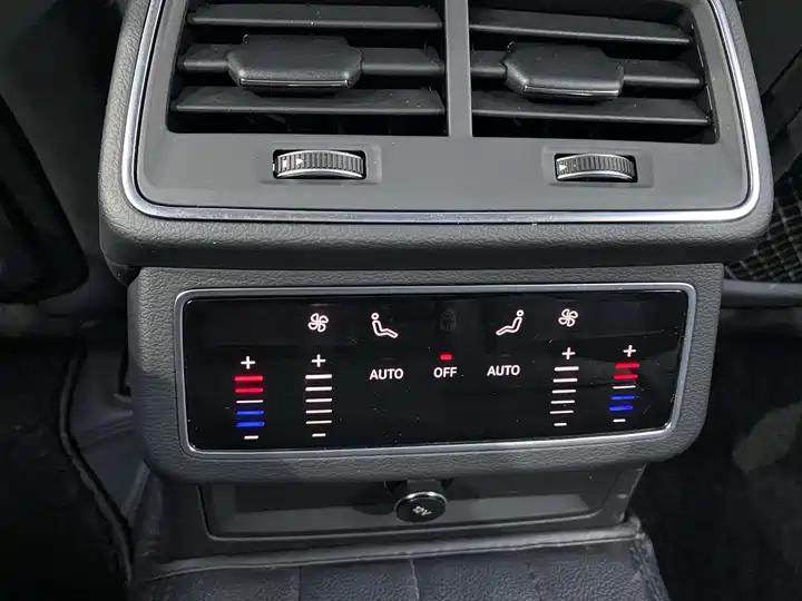 Audi A7 2023 45 TFSI Selection 8