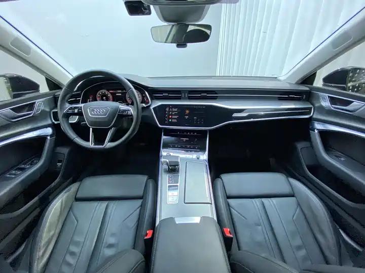 Audi A7 2023 45 TFSI Selection 9