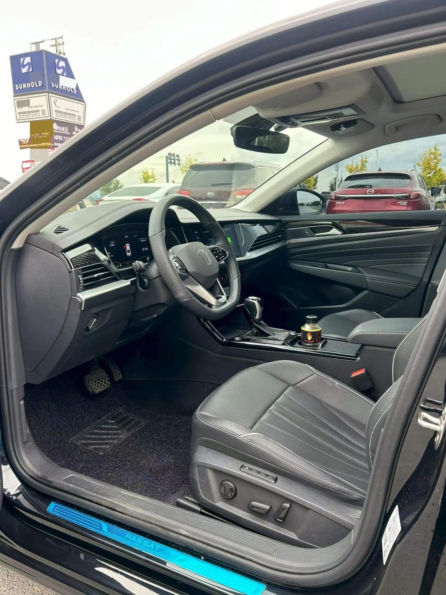 Volkswagen 2024 Passat 2.0TSI 380TSI Deluxe Edition Automatic 4