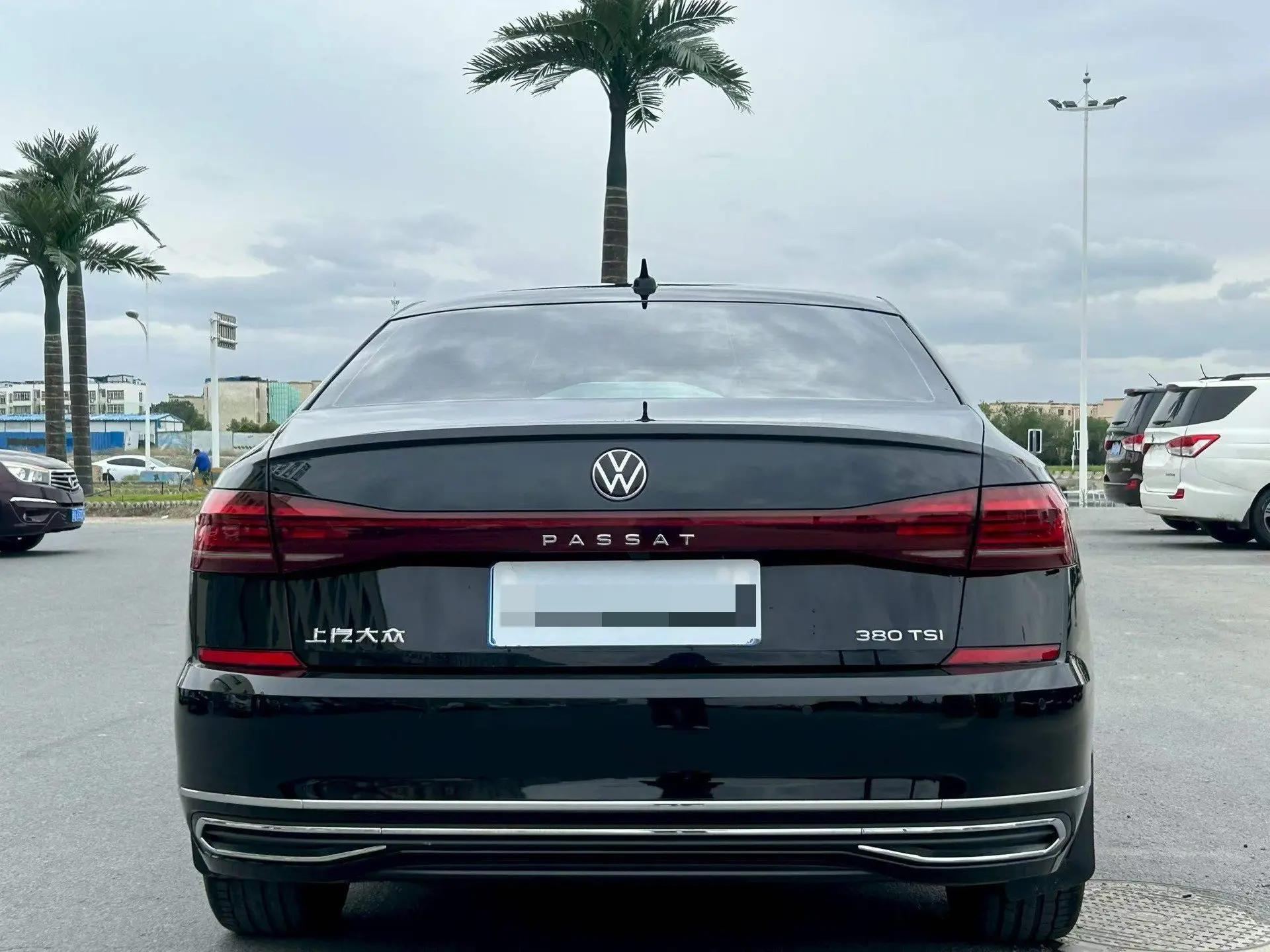 Volkswagen 2024 Passat 2.0TSI 380TSI Deluxe Edition Automatic 8