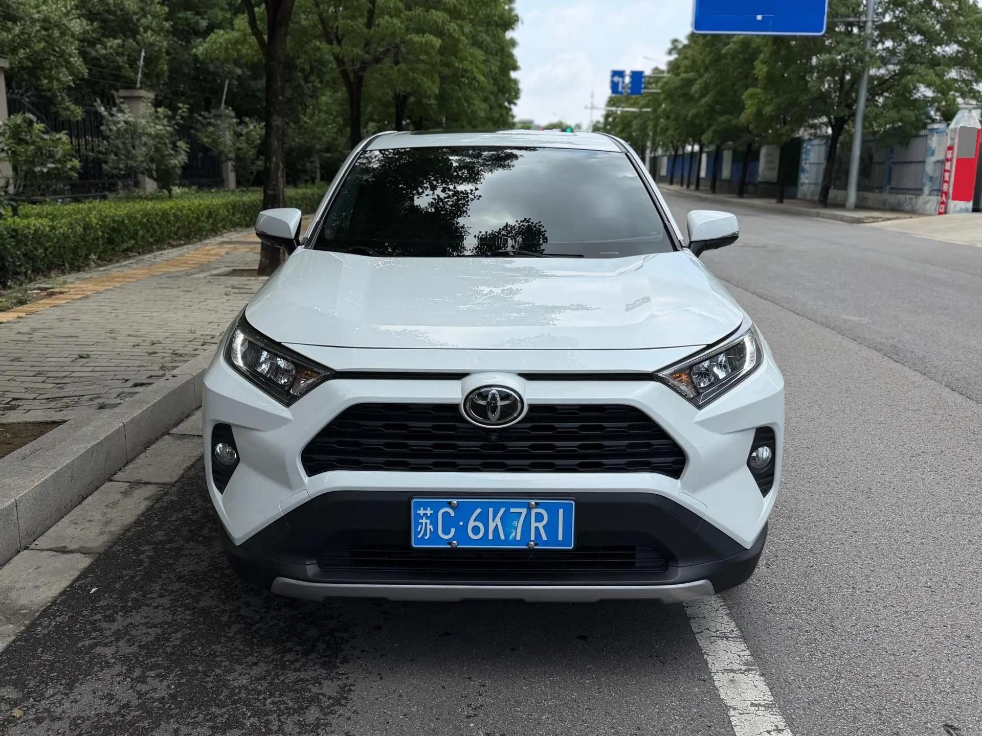 RAV4 Rongfang 2022 2.0L CVT Front-Wheel-Drive Fashion Edition 2