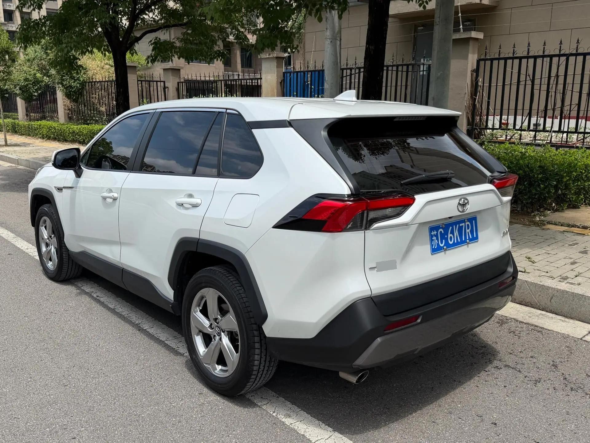 RAV4 Rongfang 2022 2.0L CVT Front-Wheel-Drive Fashion Edition 6