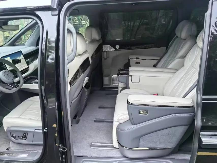 ZEEKR 009 2022 Dual Motor Basic 6-seat 6