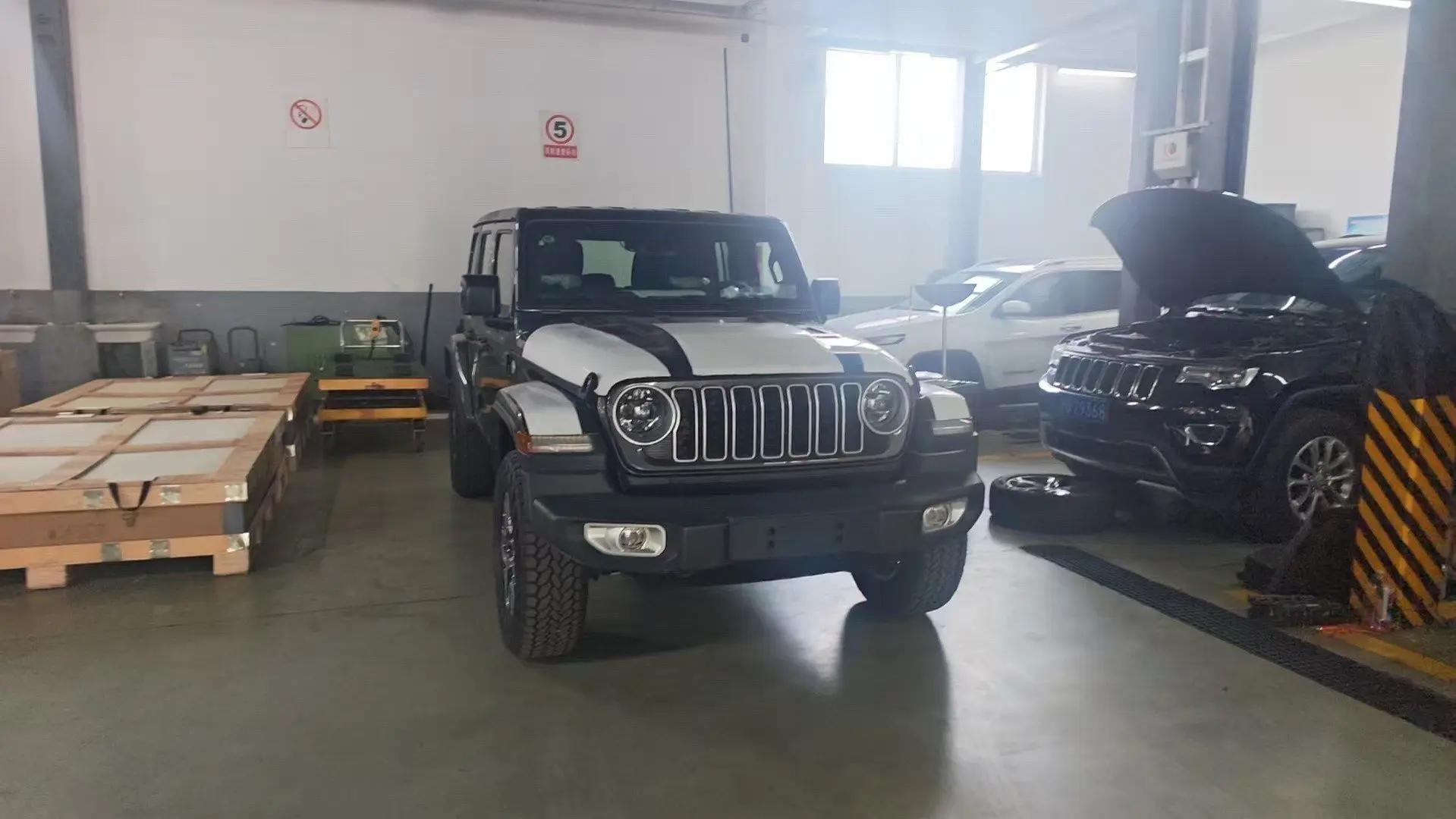 Wrangler 2024 2.0T Sahara Four-door Edition 2