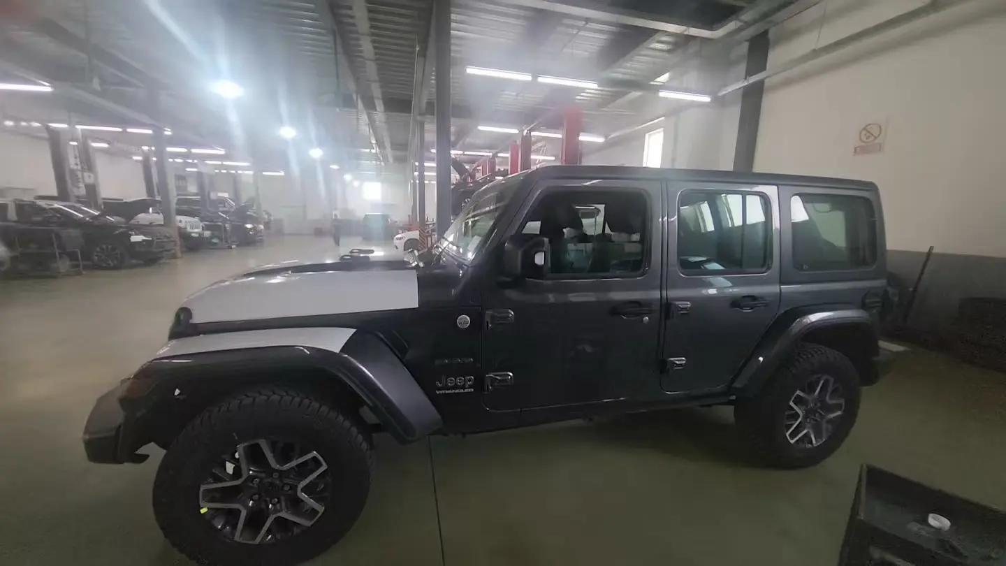 Wrangler 2024 2.0T Sahara Four-door Edition 3
