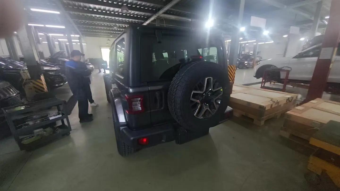 Wrangler 2024 2.0T Sahara Four-door Edition 4