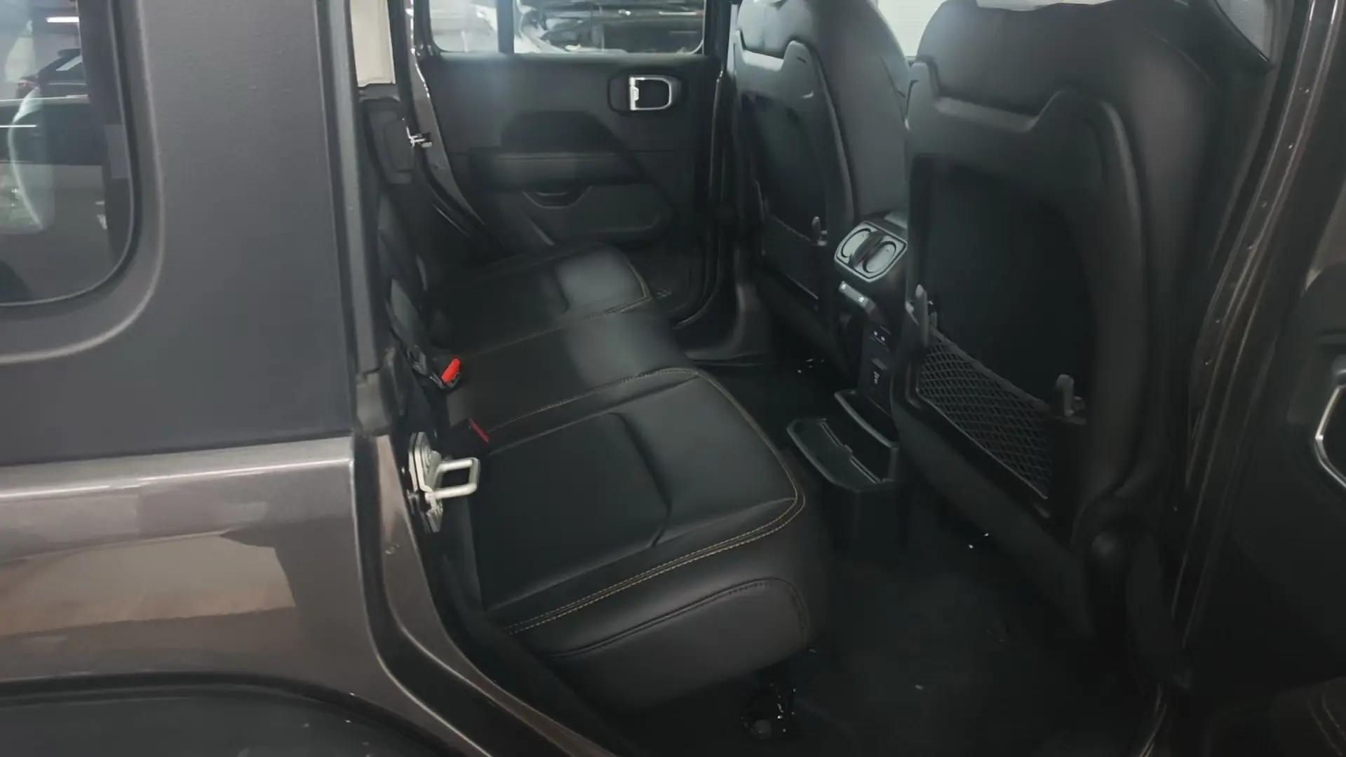 Wrangler 2024 2.0T Sahara Four-door Edition 6
