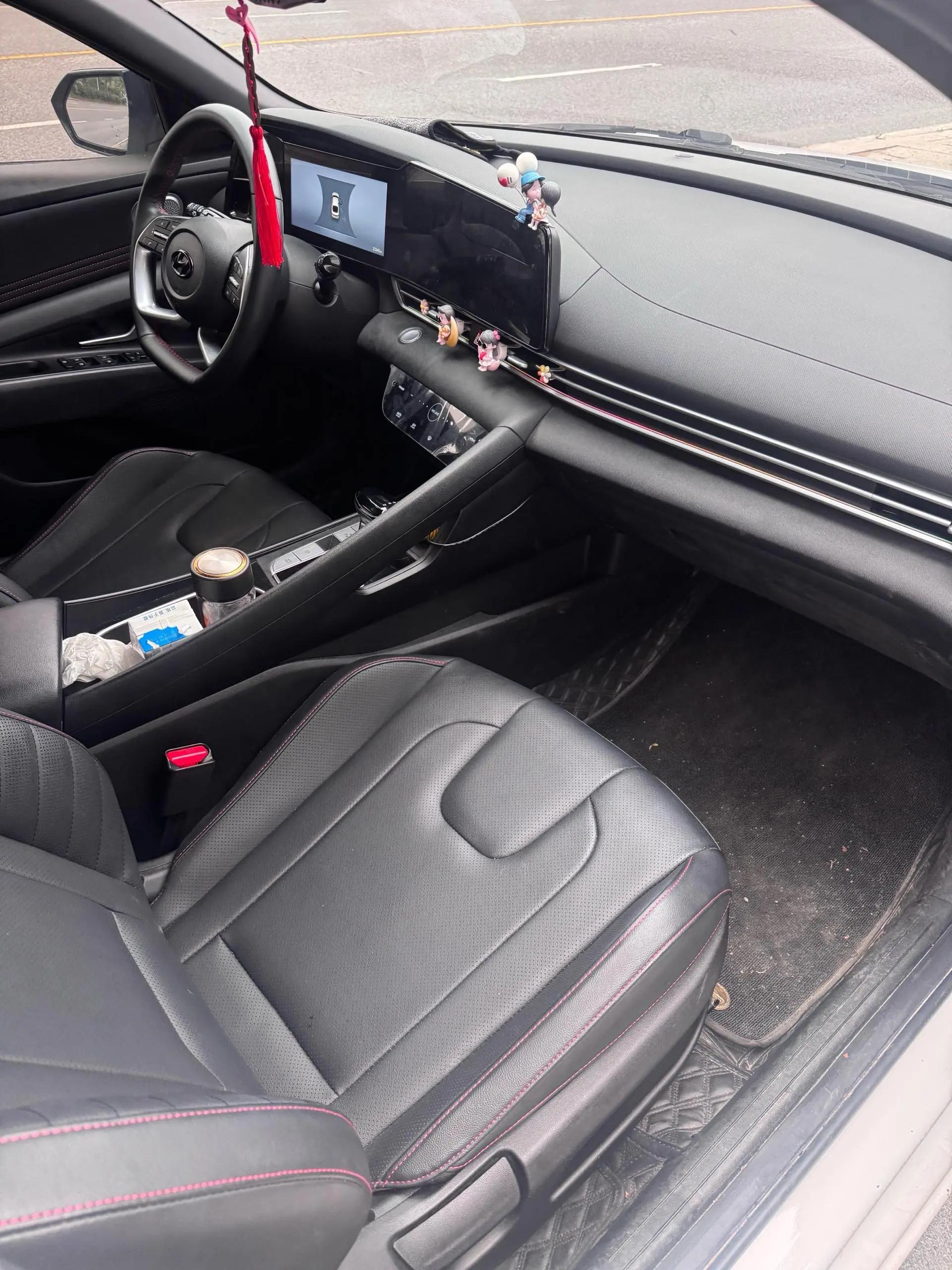Elantra 2022 1.5L CVT 20th Anniversary 4