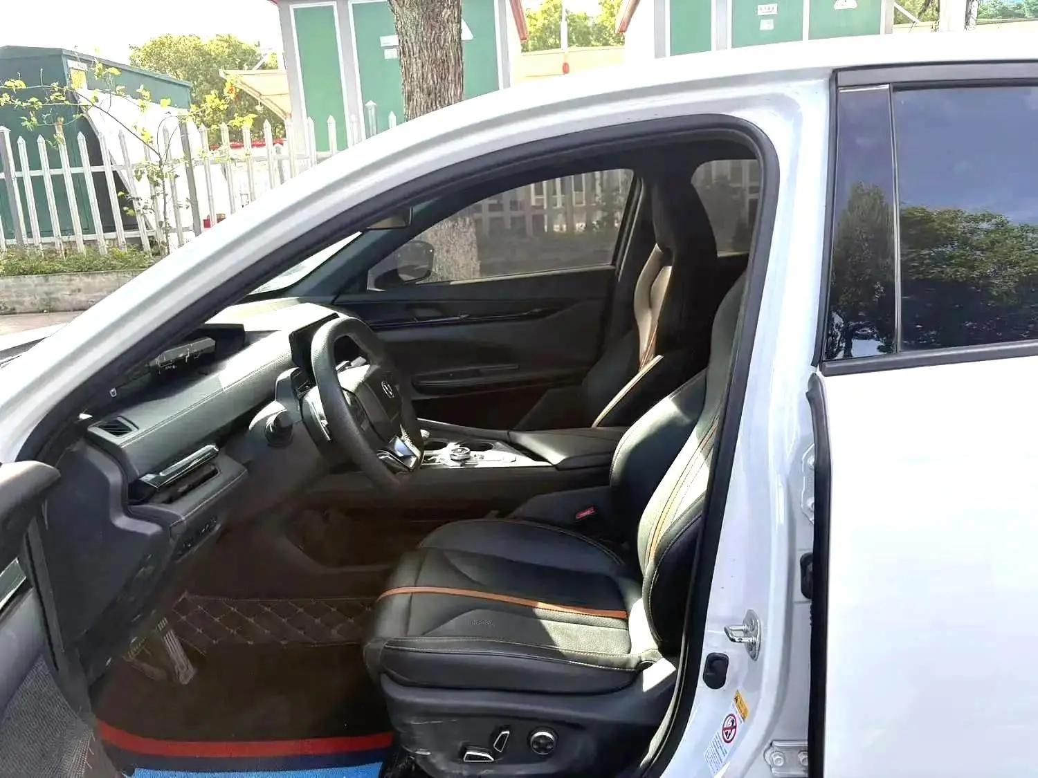 ChangAn 2024 UNI-V 1.5T Prestige Automatic 3