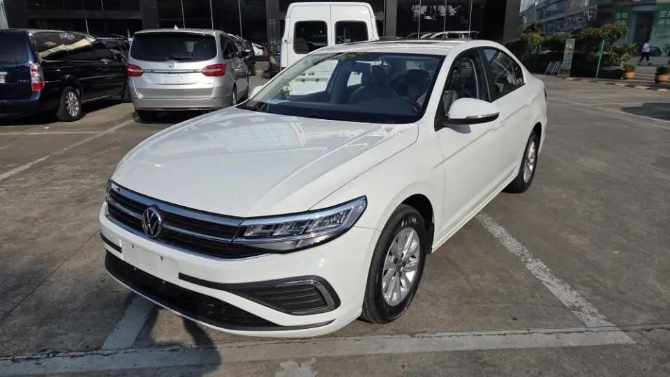 Open image lightbox: Bora 2023 200TSI DSG Smooth Edition