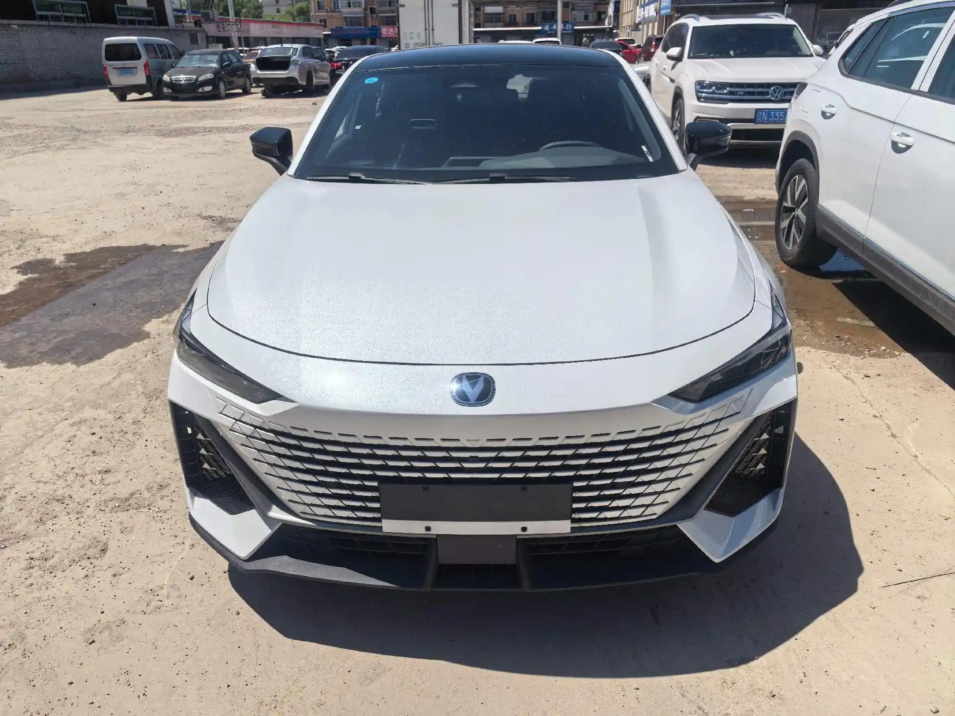 ChangAn 2024 UNI-V 1.5T High Energy Edition Automatic Gear 2