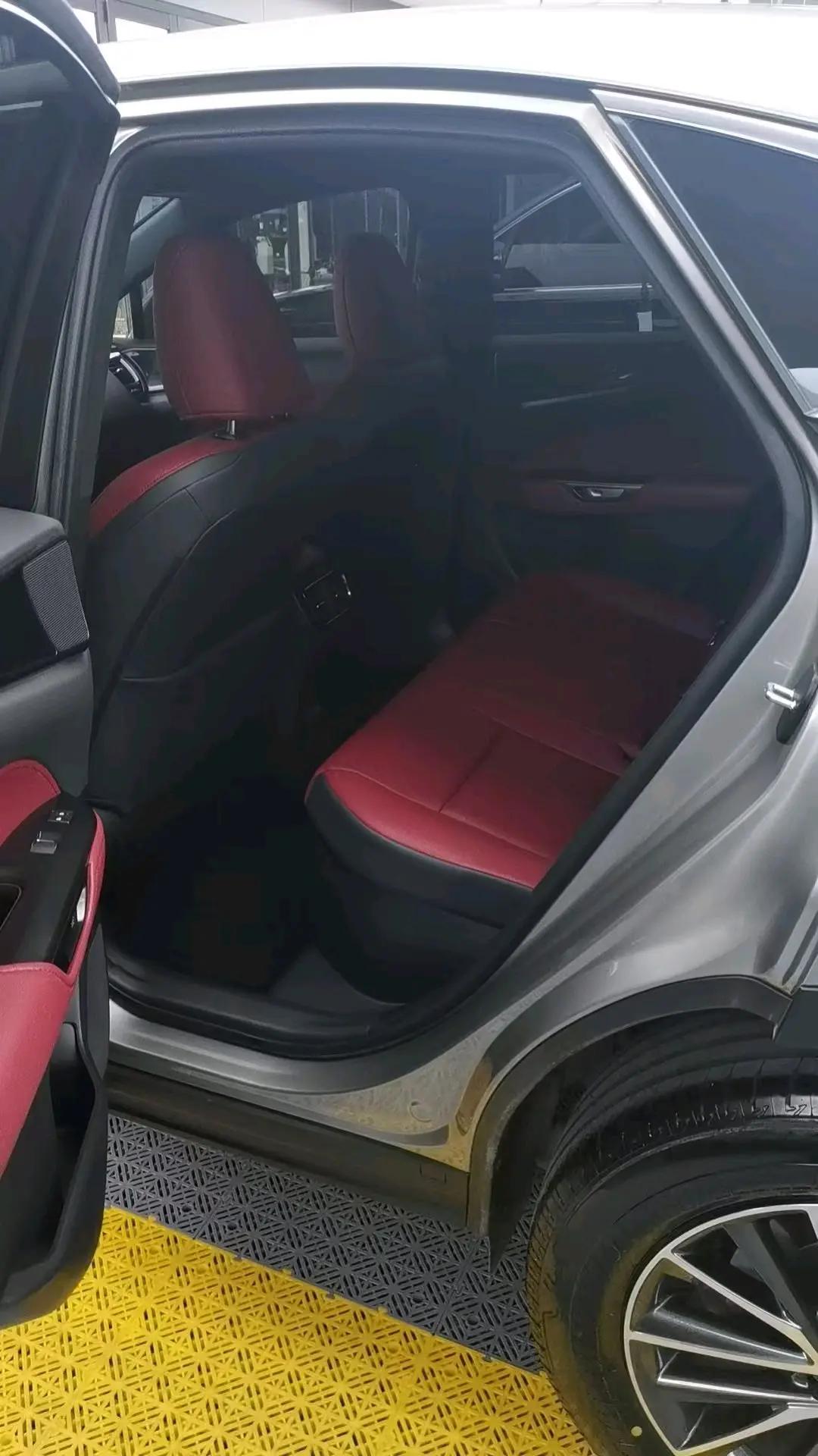 雷克萨斯 NX(进口) 2025款 NX350h 2.5 无级 JOY 自动挡 2