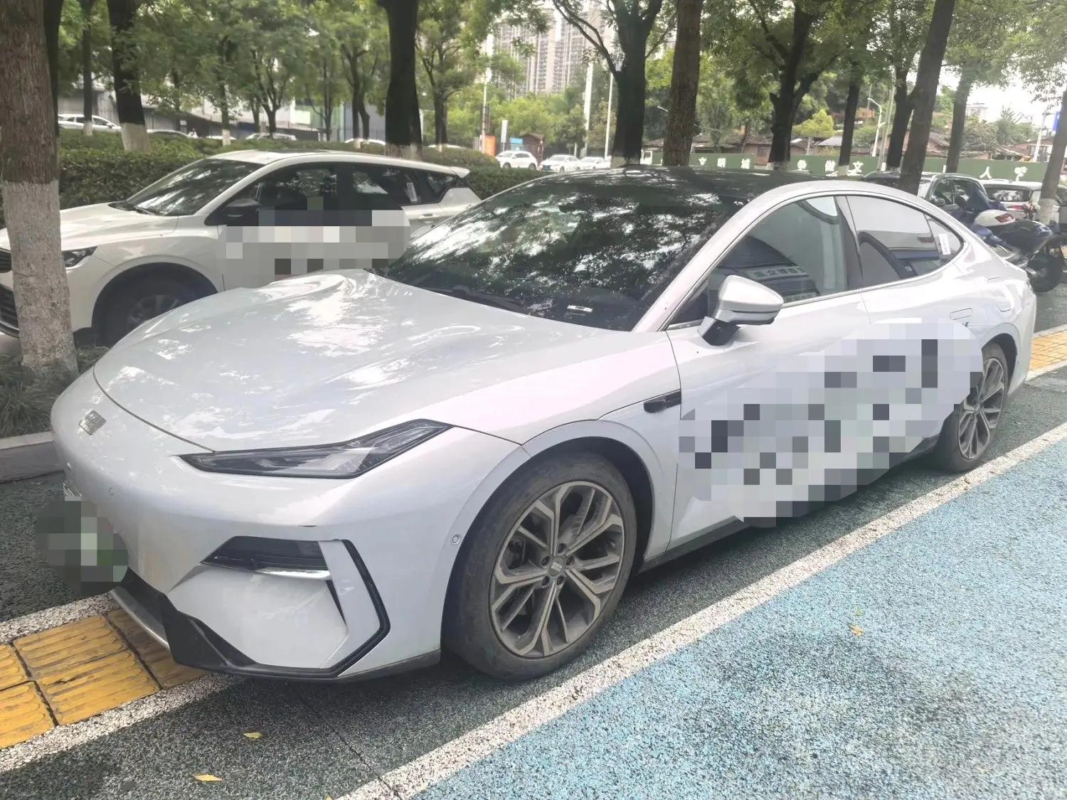 Geely Galaxy 2025 Model E8 700km Long-Range Intelligent Driving Version Automatic