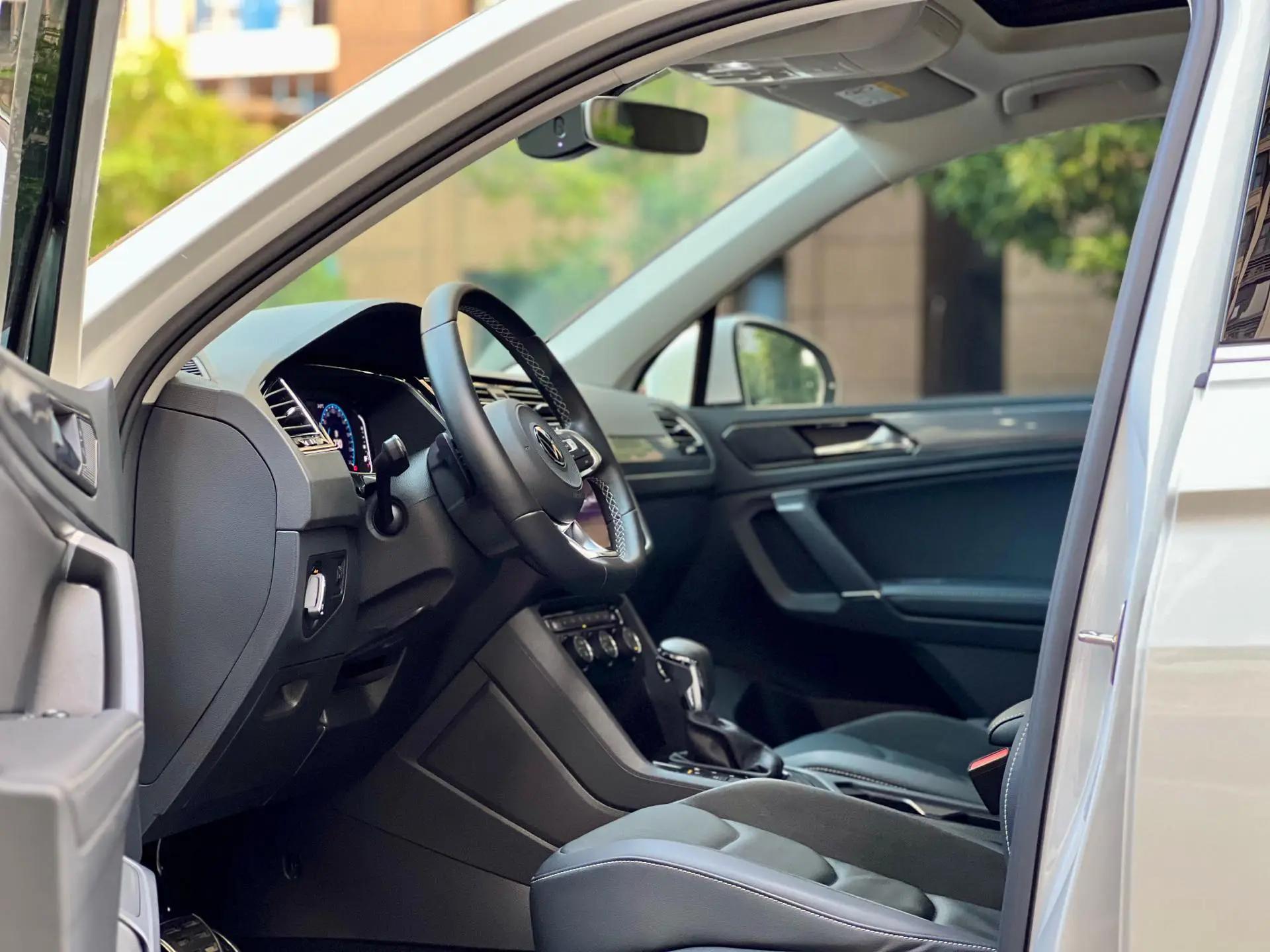 Tiguan L 2021 330TSI Automatic Two-Drive R-Line Enjoy Edition 4