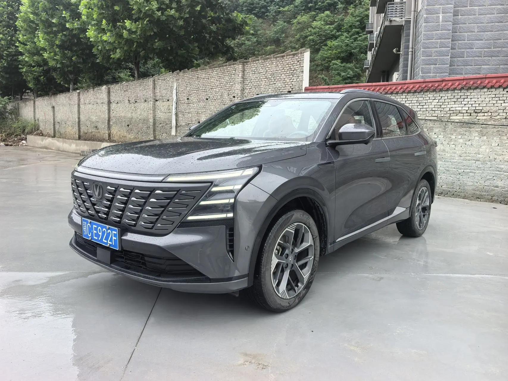 Open image lightbox: ChangAn 2025 CS75 PLUS 1.5T New Blue Whale Flagship Model Automatic