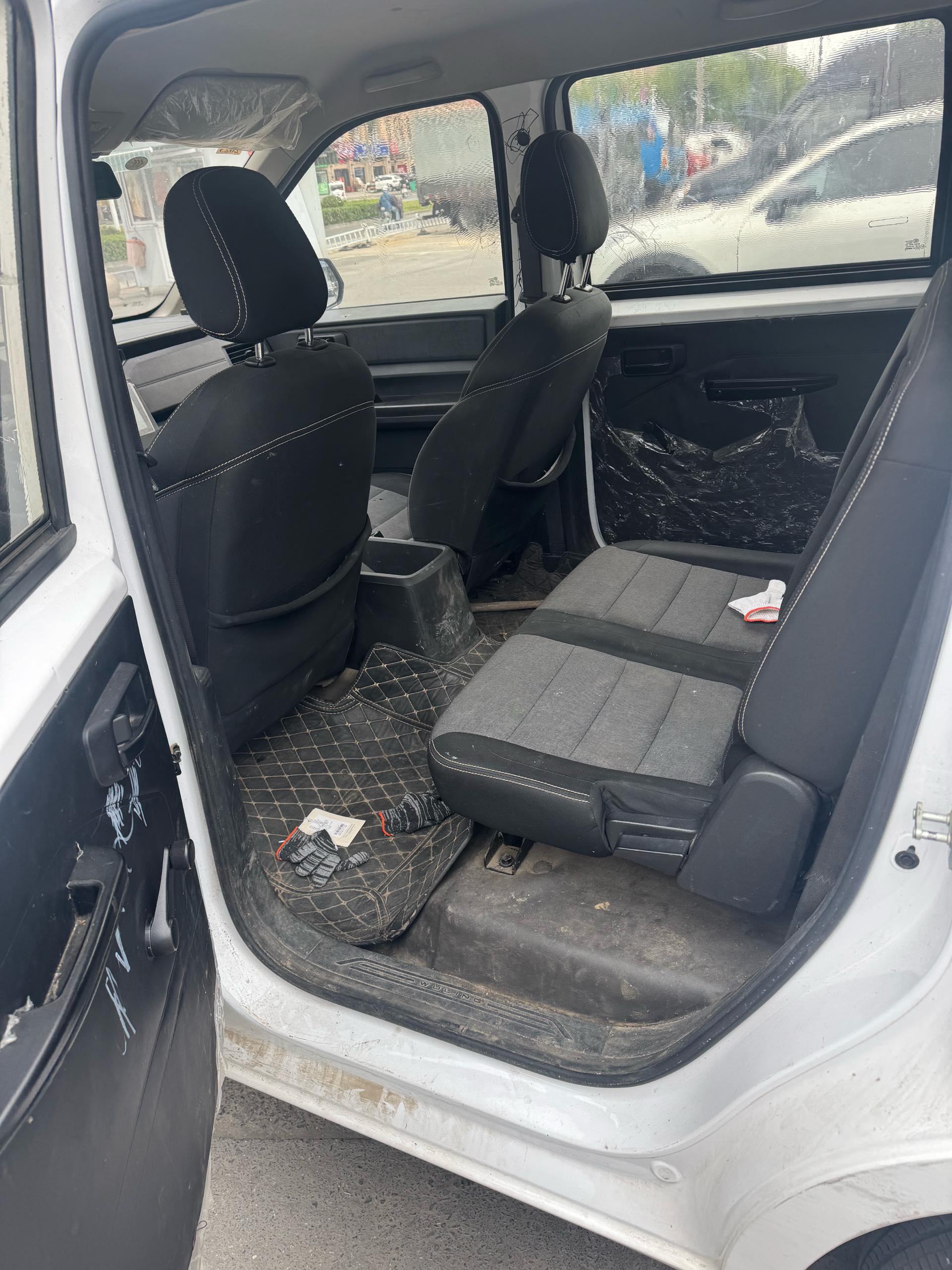 WuLing Hongguang PLUS 2021 Operating Edition 1.5T Manual Standard 7-seat 4