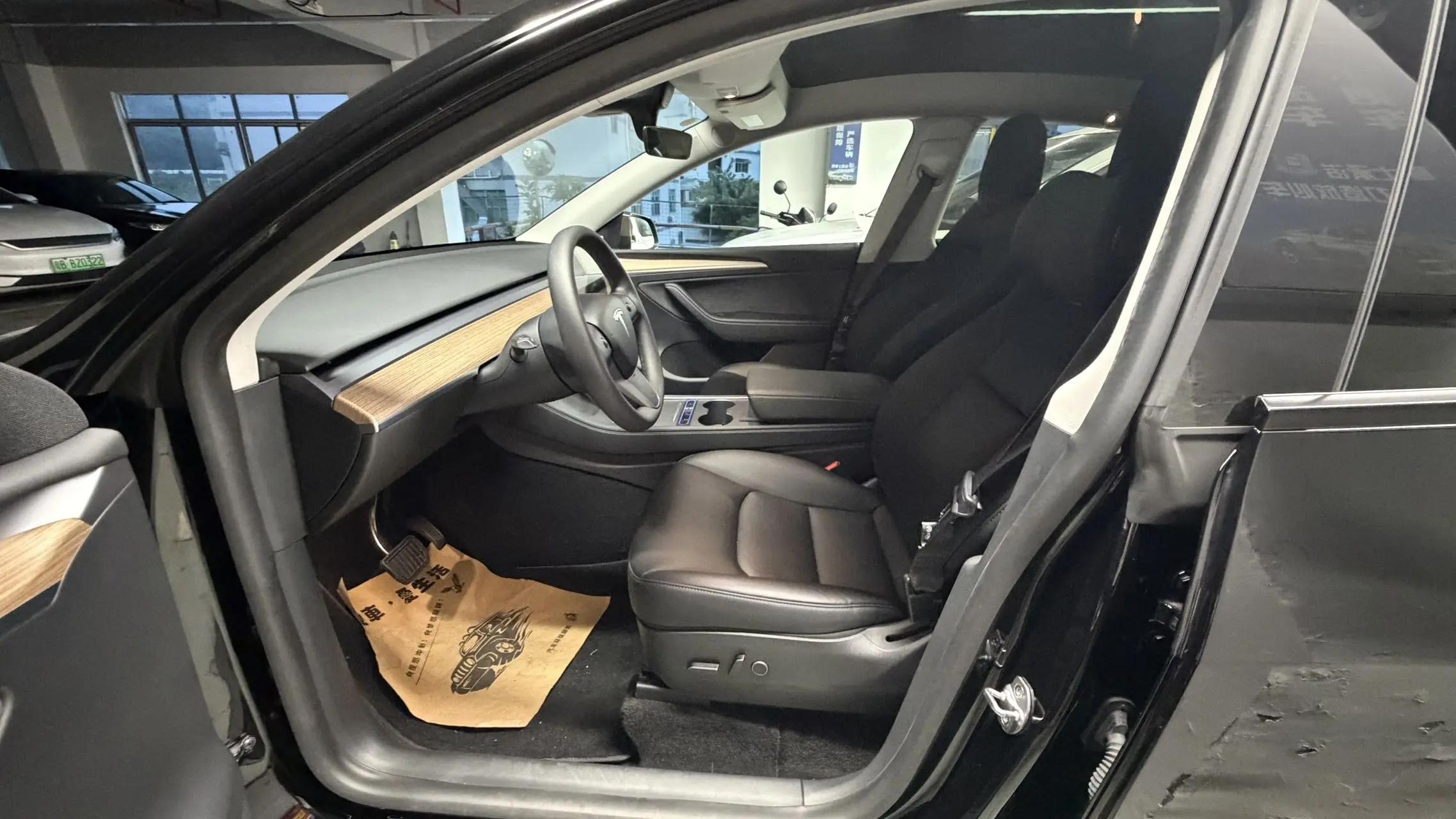 Model Y 2022 rear-wheel drive version 4