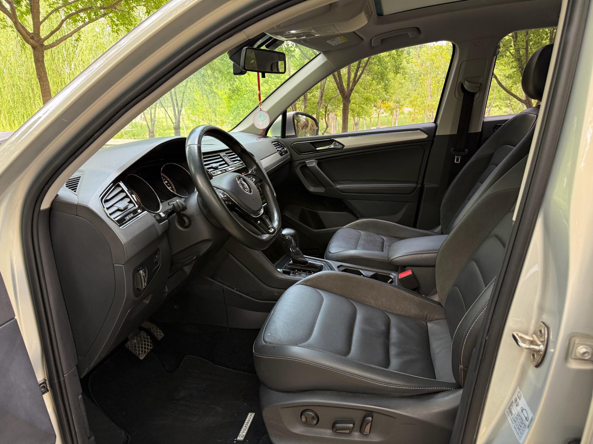 Tiguan L 2019 330TSI Automatic Two-Drive Panoramic Comfort Edition National V 4