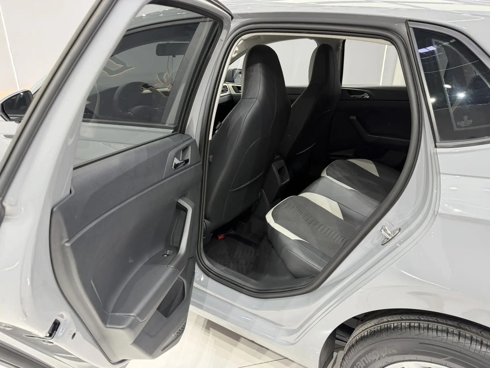 Volkswagen 2023 POLO Plus 1.5 Colorful Tech Edition Automatic 15