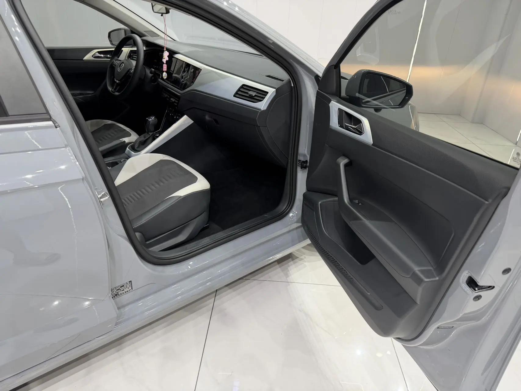 Volkswagen 2023 POLO Plus 1.5 Colorful Tech Edition Automatic 18