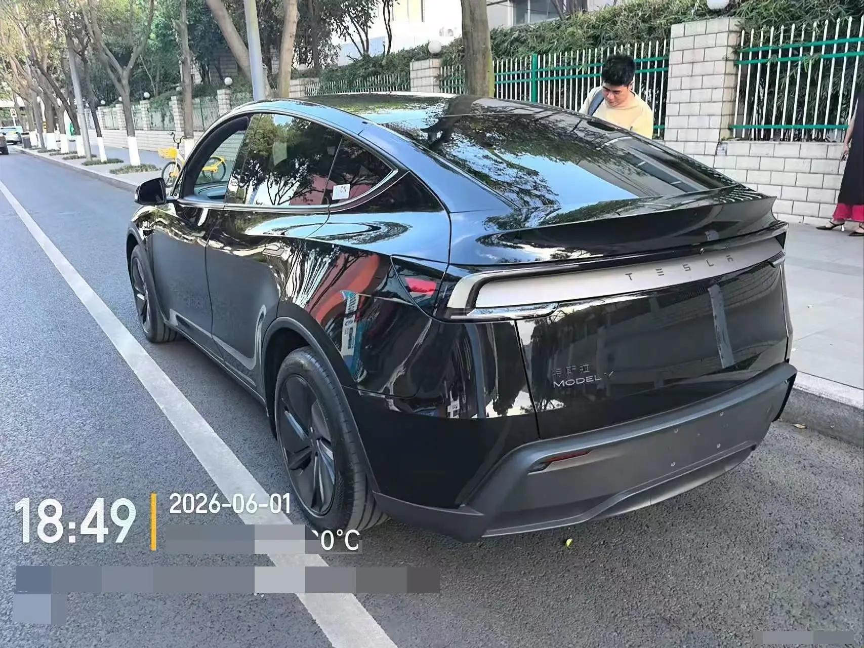 Tesla 2026 Model Y Rear-Wheel Drive Automatic 4