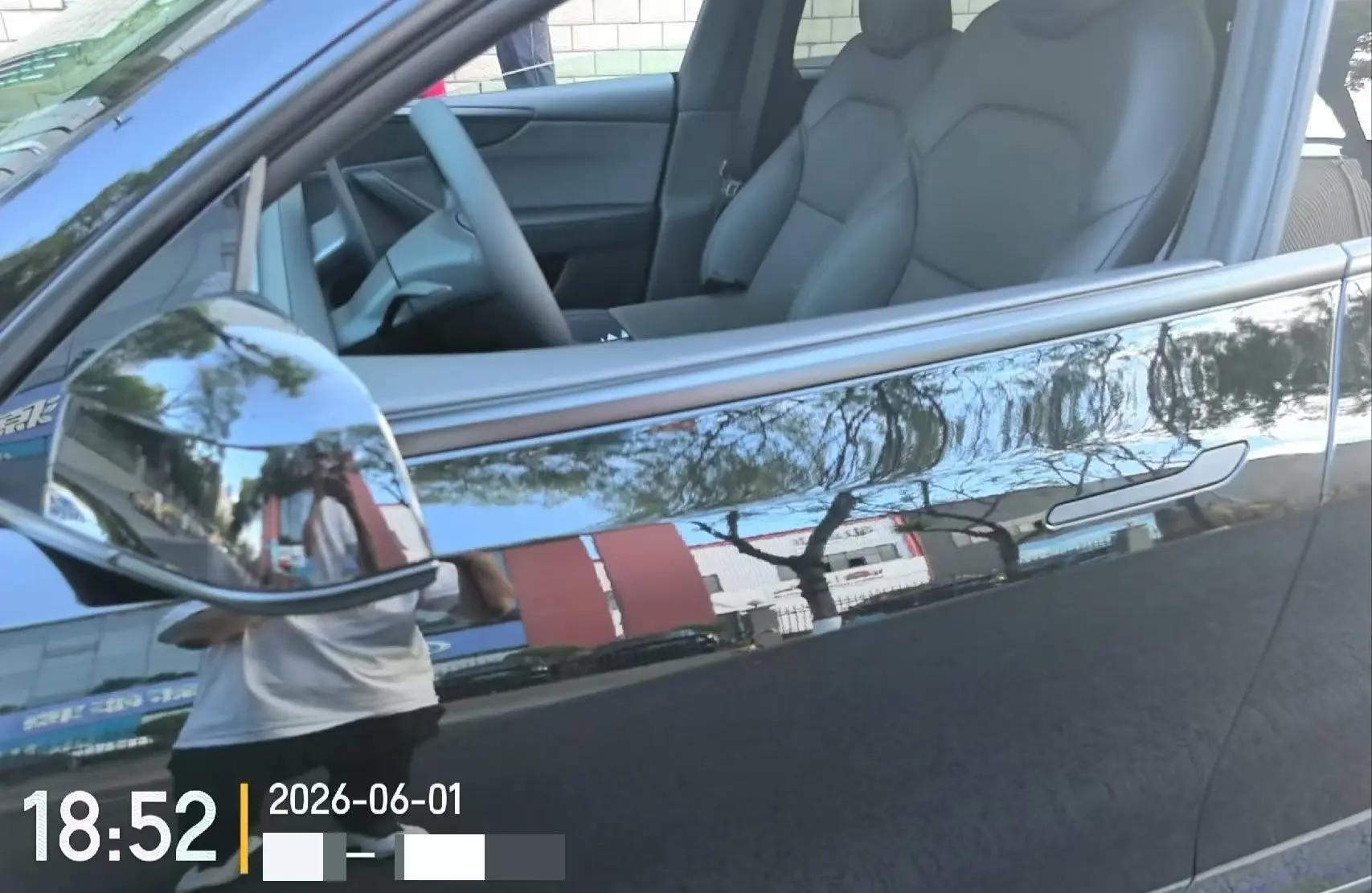 Tesla 2026 Model Y Rear-Wheel Drive Automatic 5