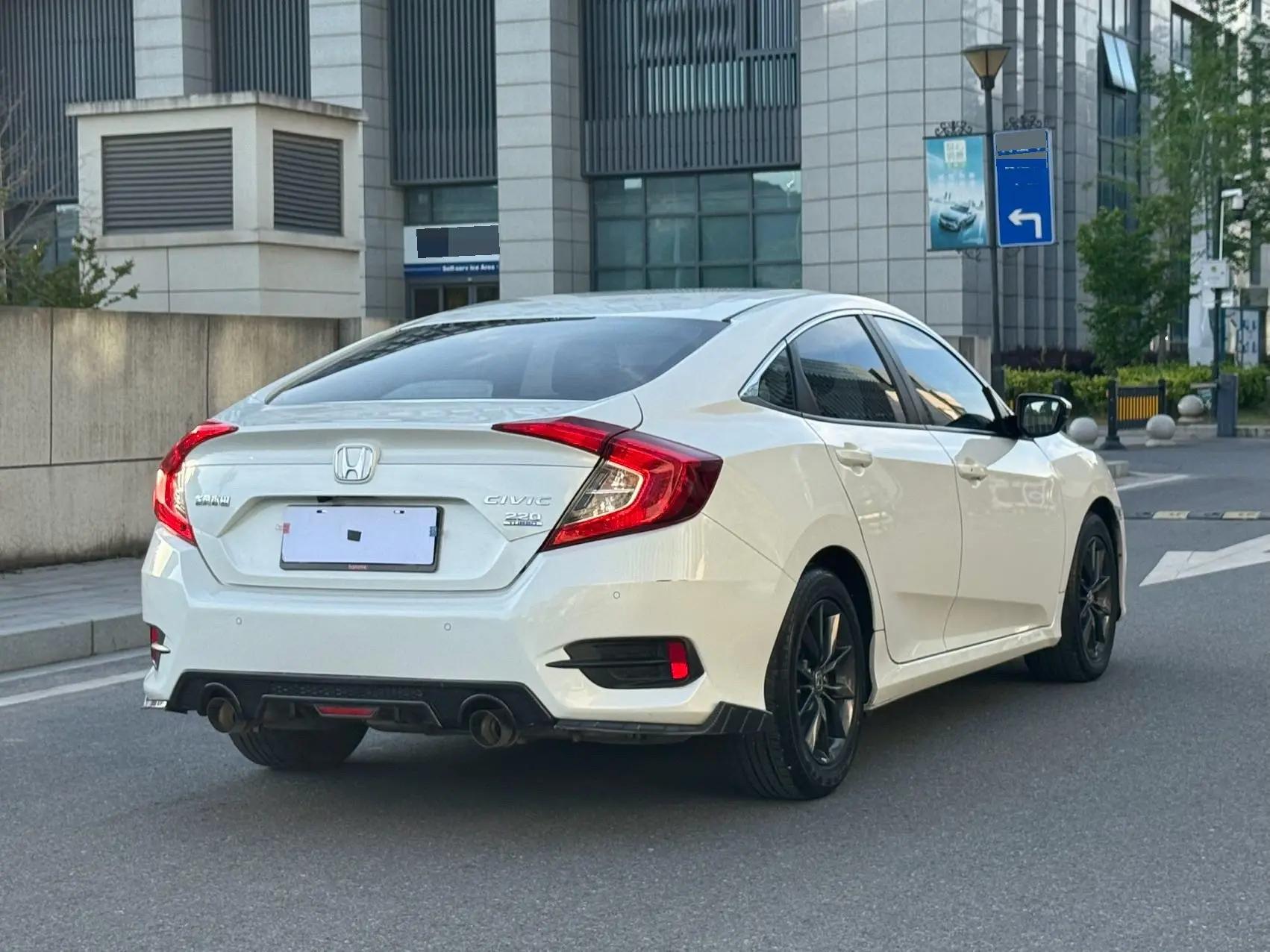 Civic 2019 220TURBO CVT Dynamic Edition National V 4