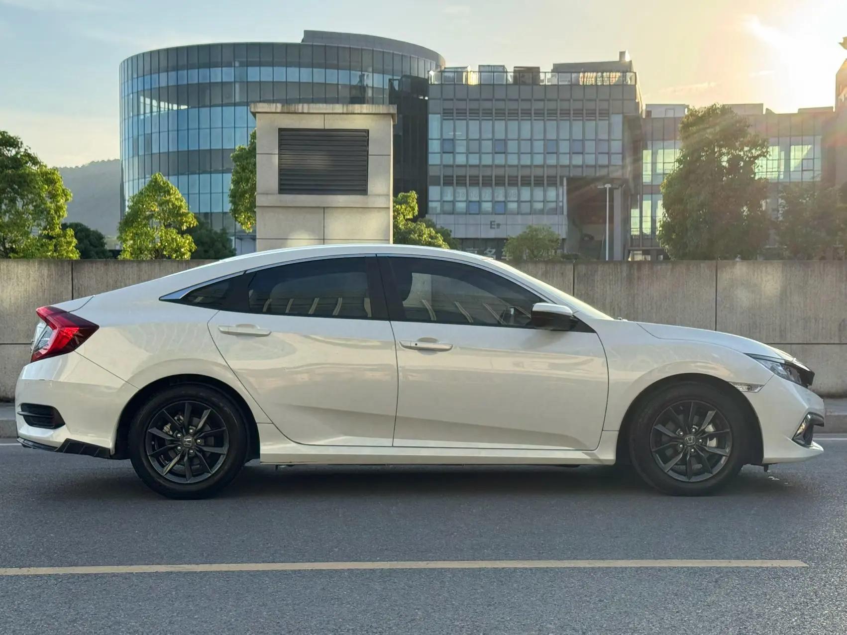 Civic 2019 220TURBO CVT Dynamic Edition National V 7