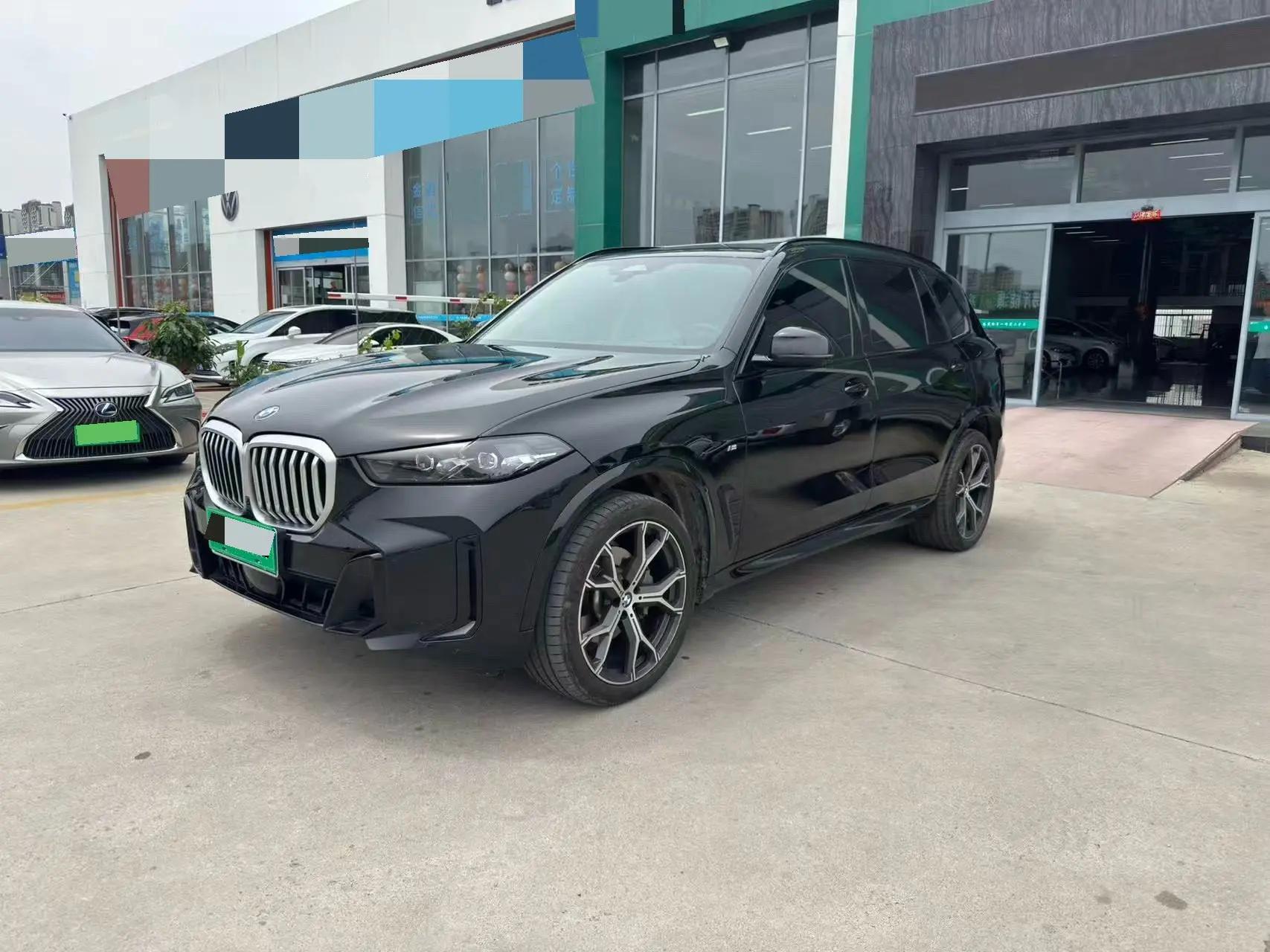 打开图片灯箱:BMW 2023 X5 xDrive30Li 48V 2.0T Luxury Model M Sport Night Edition Automatic