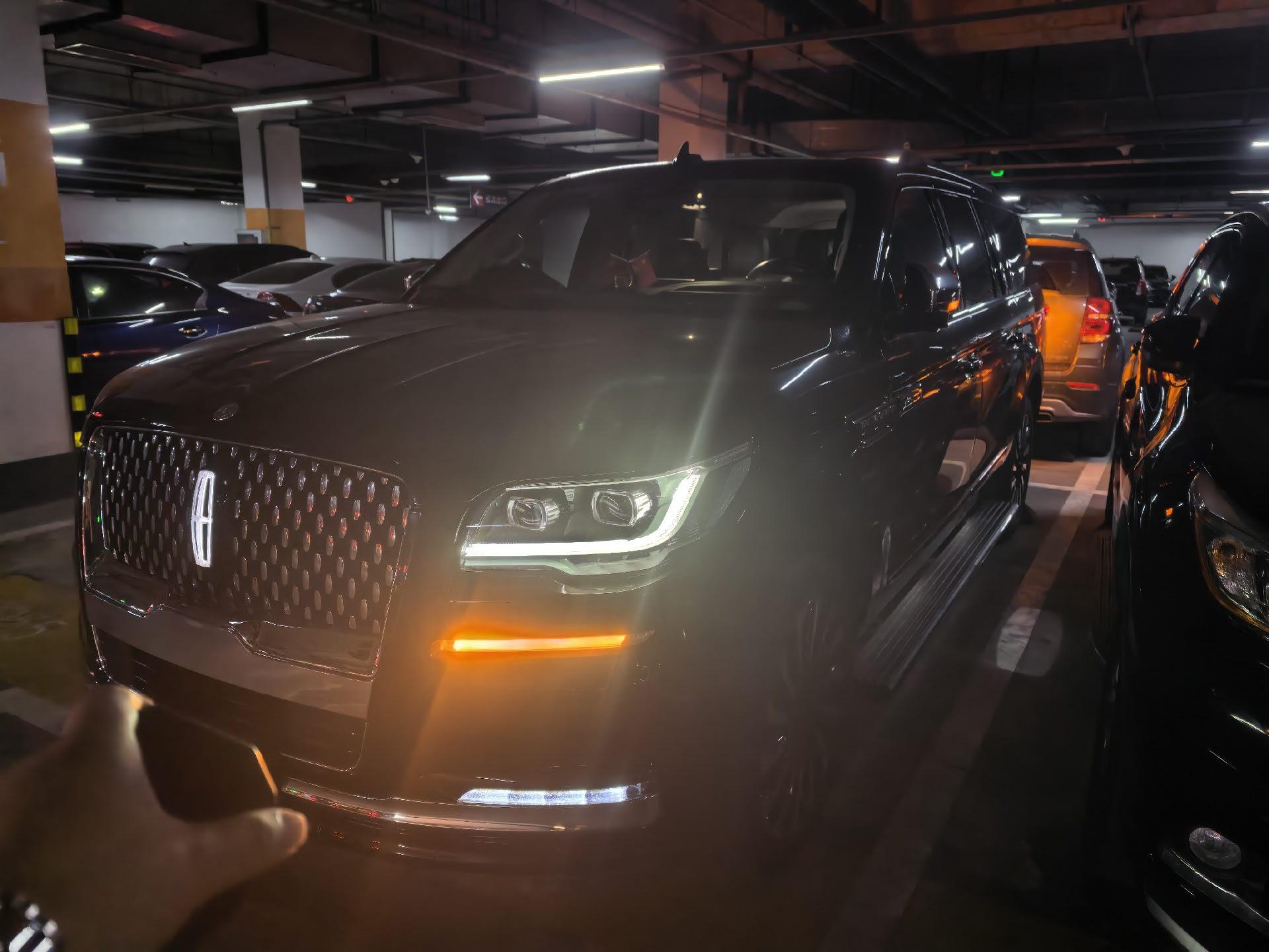 Navigator 2022 3.5T Long Axis Presidential Edition